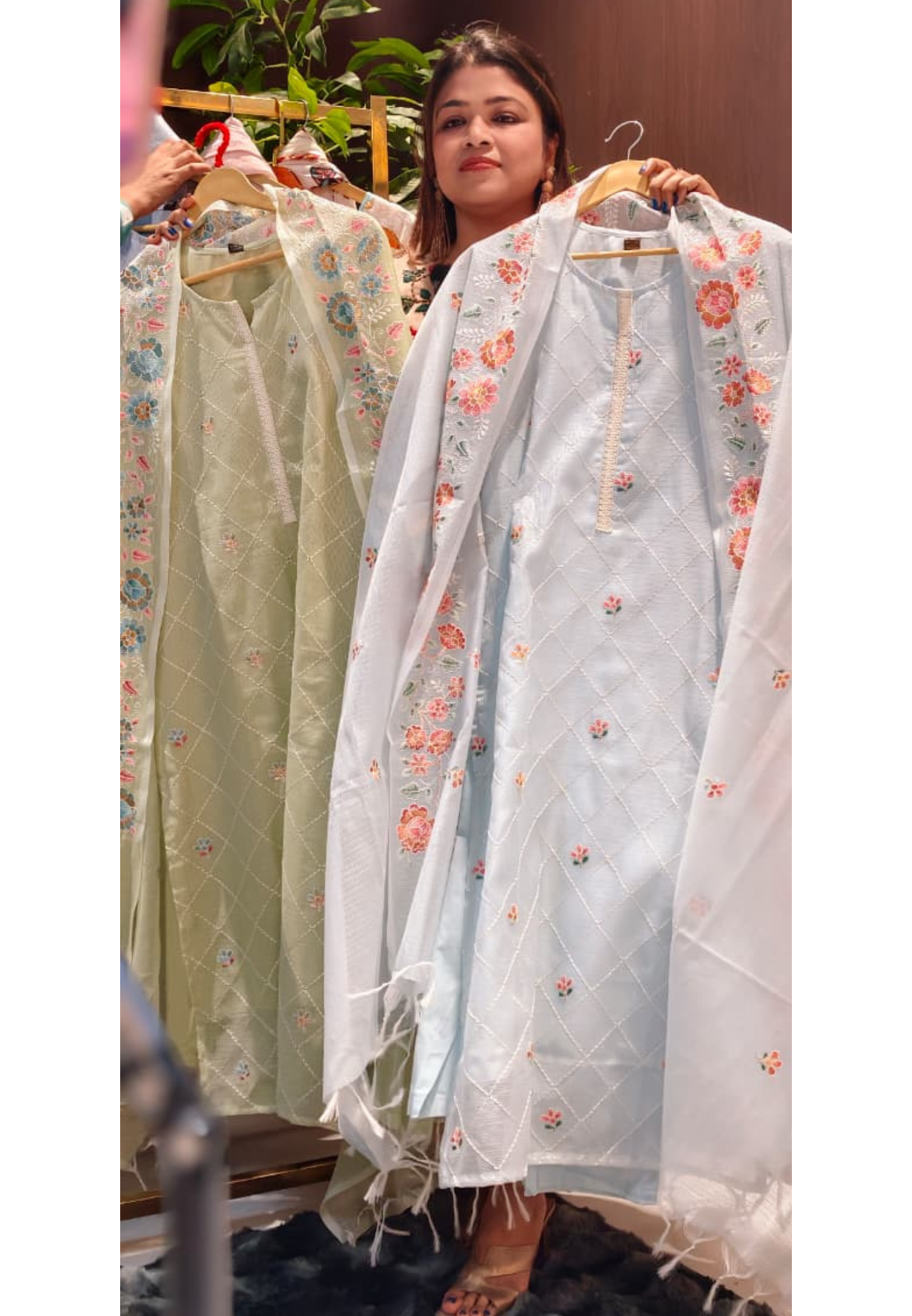 Intricate Floral Fine Embroidery Zig-Zag Thread Work Jute Cotton Full Suit Set With Dupatta-13574 RB140