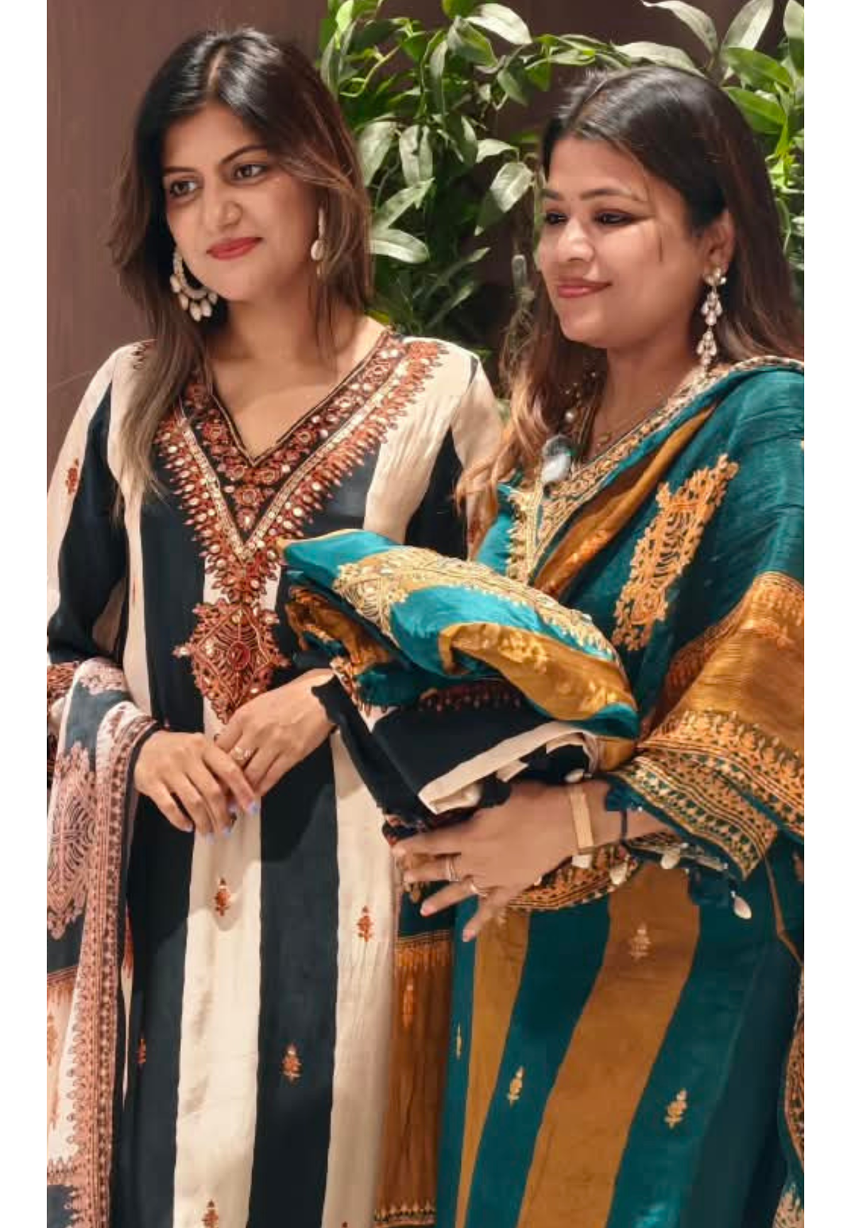 Pakistani Style Striped Elegance Dual Color Combination Crepe Full Suit Set With Dupatta- 16272