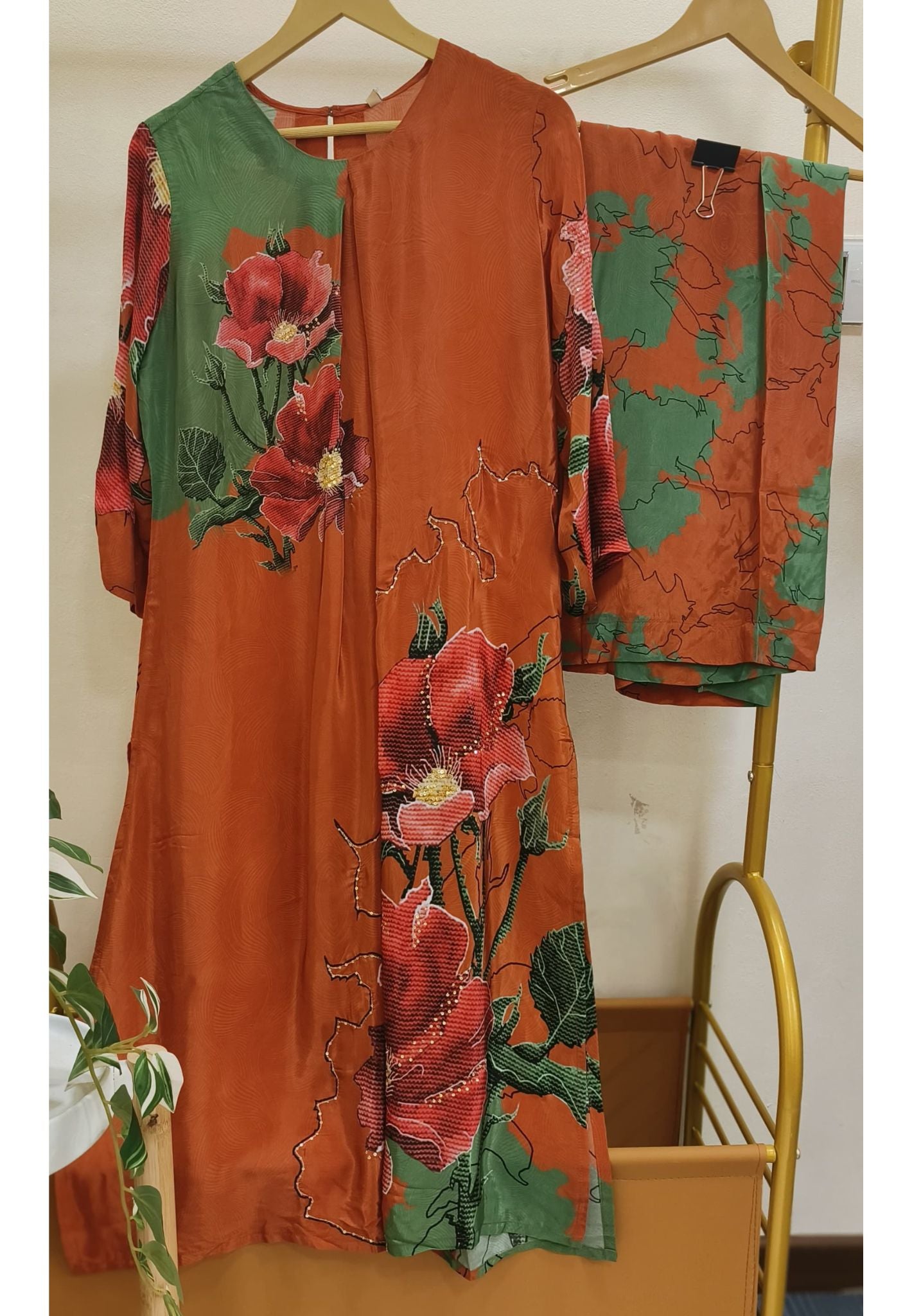 Beautiful Flower Digital print pure Crape Kurta pant-05983