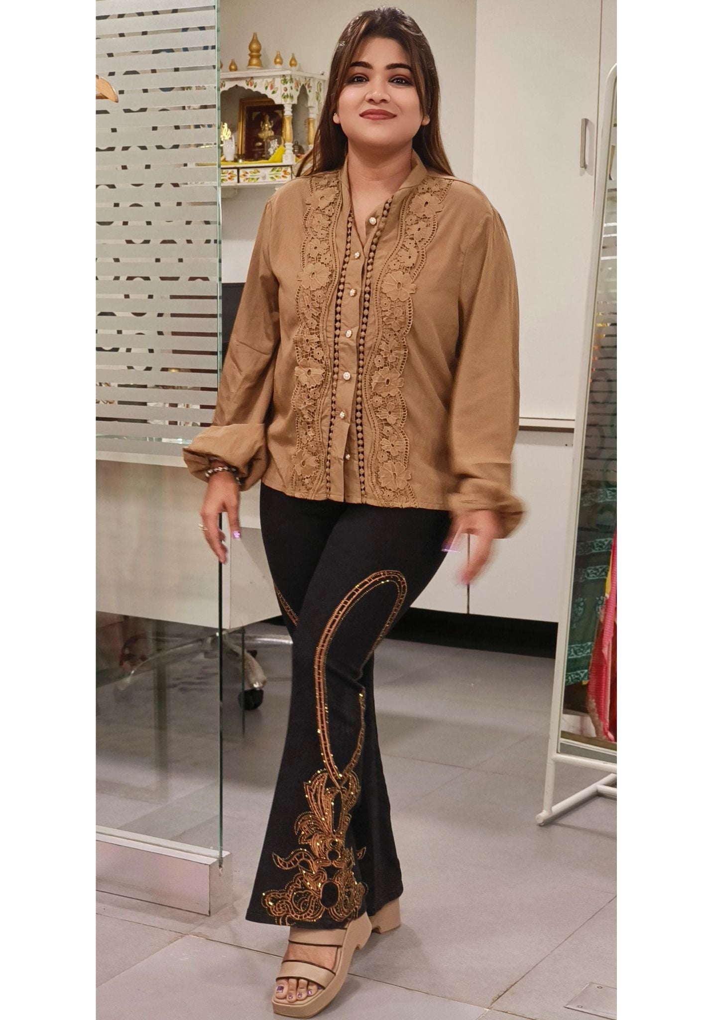 Women's  Embroidered Flare Bell Bottom Jeans,Vintage-Inspired Retro Jeans
