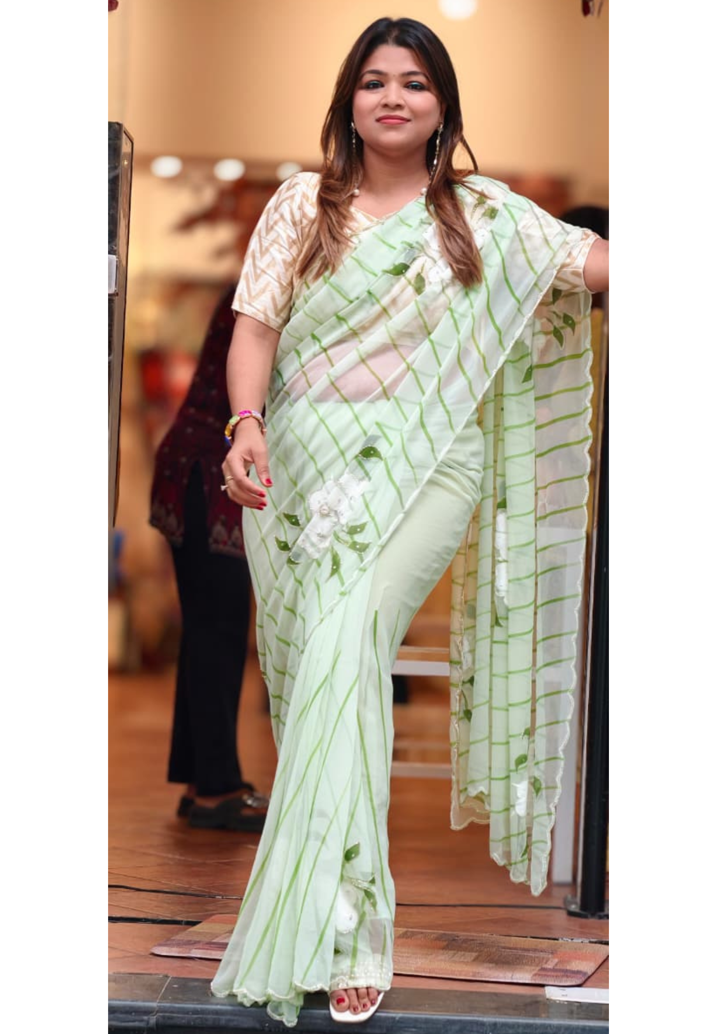 Elegant Digital Floral Prints With Glitter Highlights Semi-Georgette Saree With Unstitched Blouse- 15656