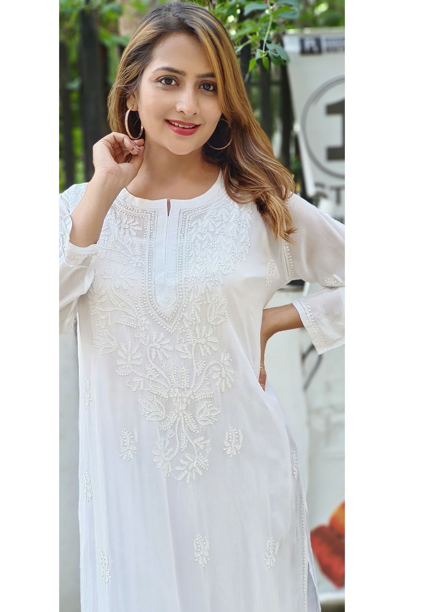 Georgette Chikankari White Embroidered with Separate Linig-05390