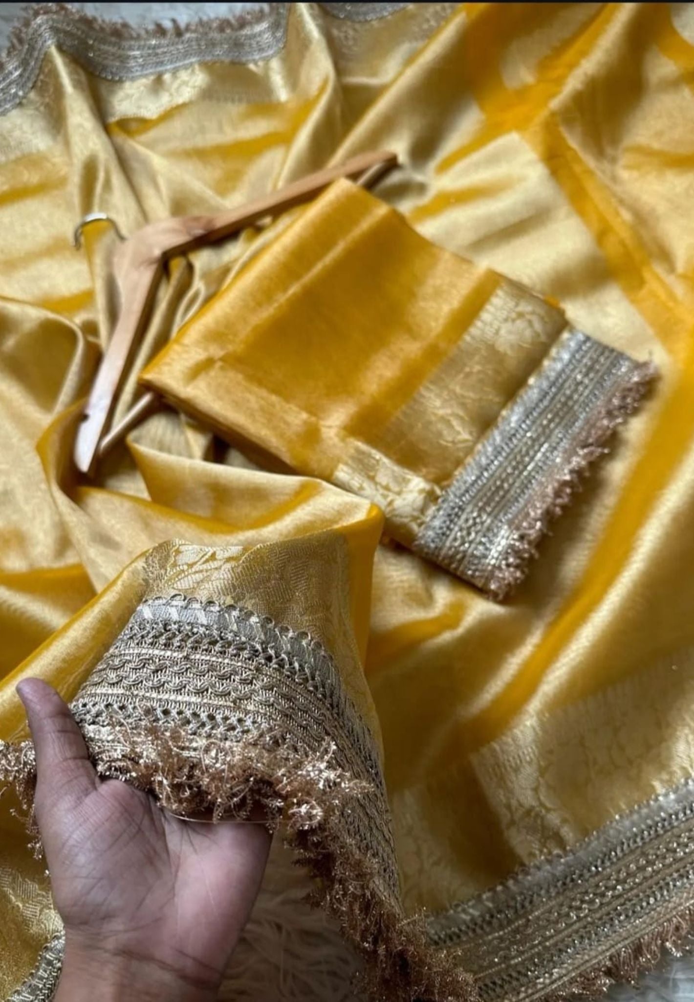 Semi Tissue Banarasi  Silk Saree  Unstitched Blouse(Dispatching After 10 Days)