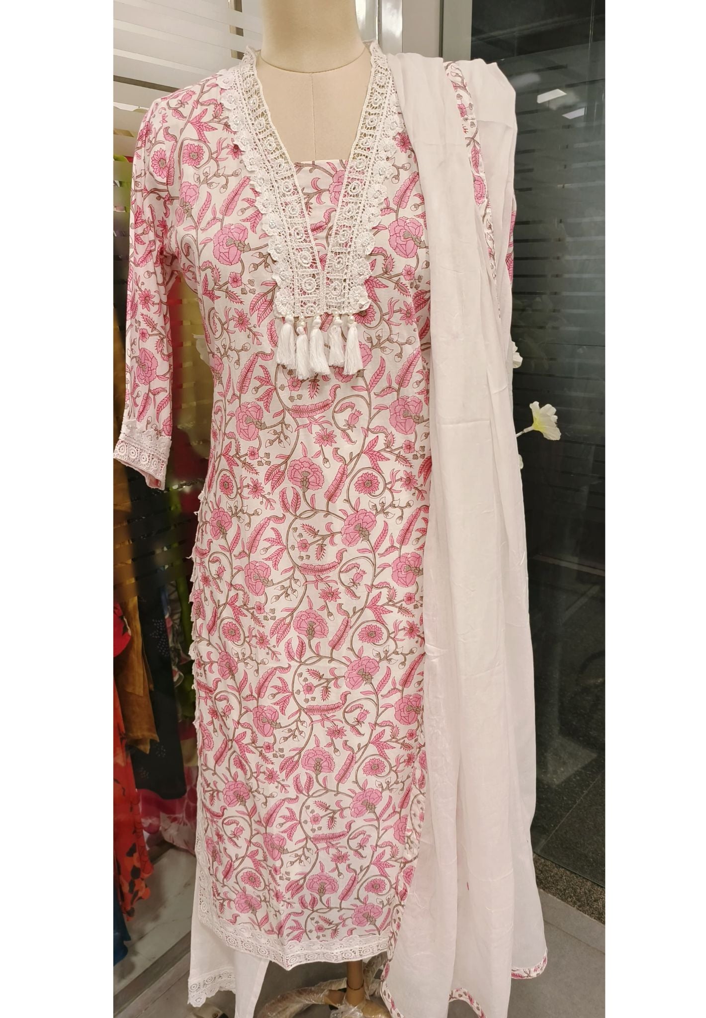 Crosia Lace Floral Printed Cotton Neck Embroidery Lace Kurta Pant and Dupatta-08245