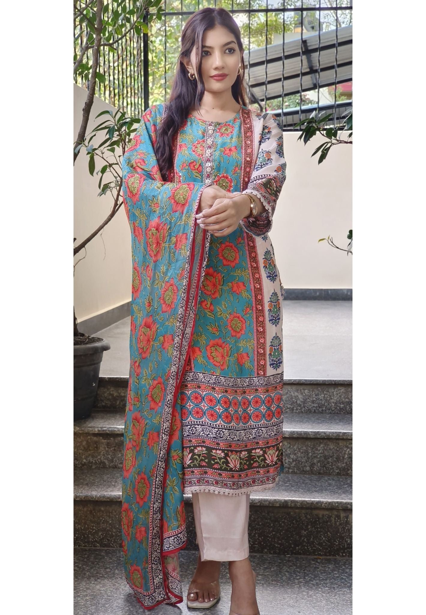 Elegant Pure Crepe Floral Printed Full Suit Set for a Graceful Look-08814