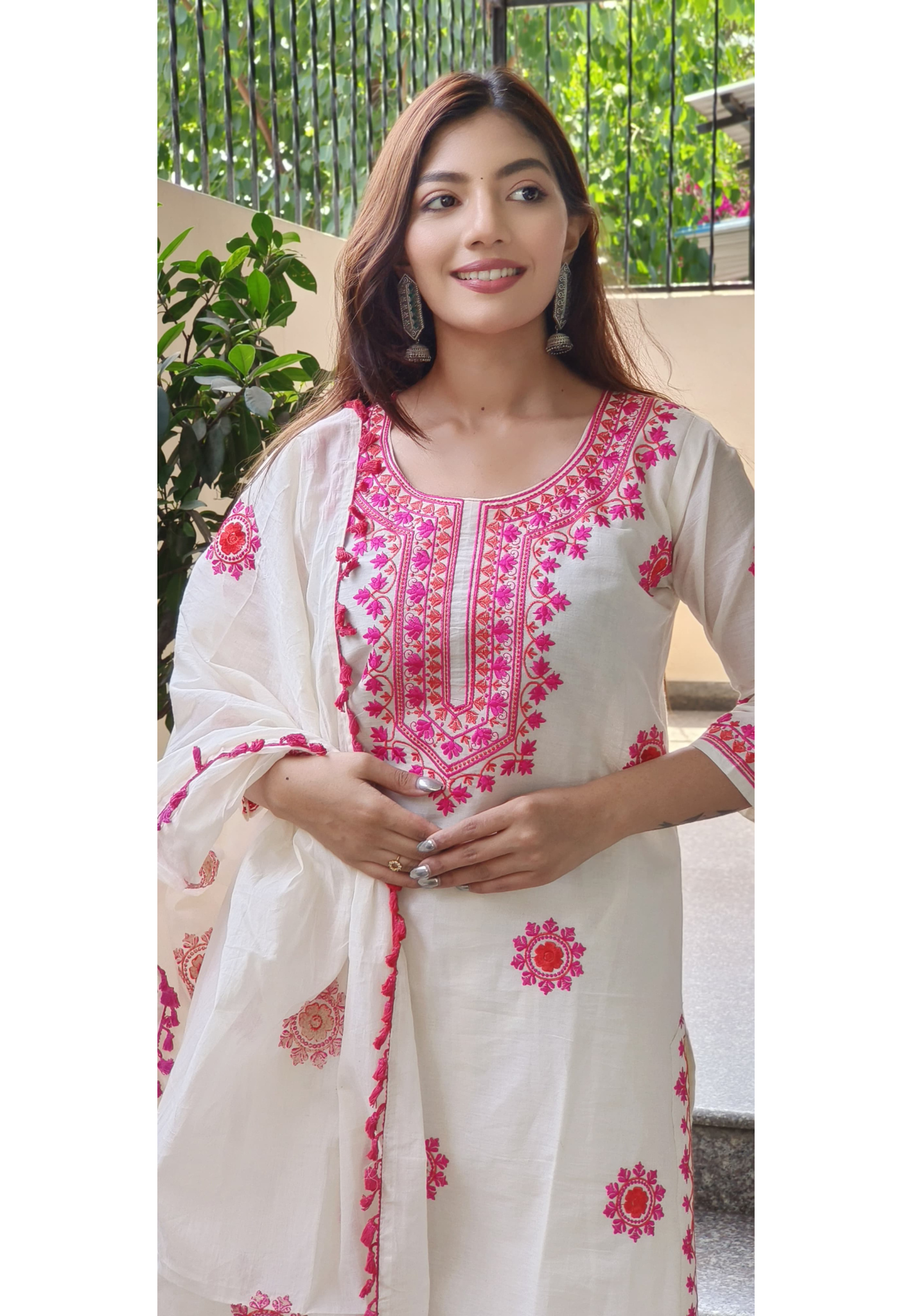 Beautiful Thread Floral Embroidered Kora Cotton Full Kurta Pant Set With Dupatta- 09588