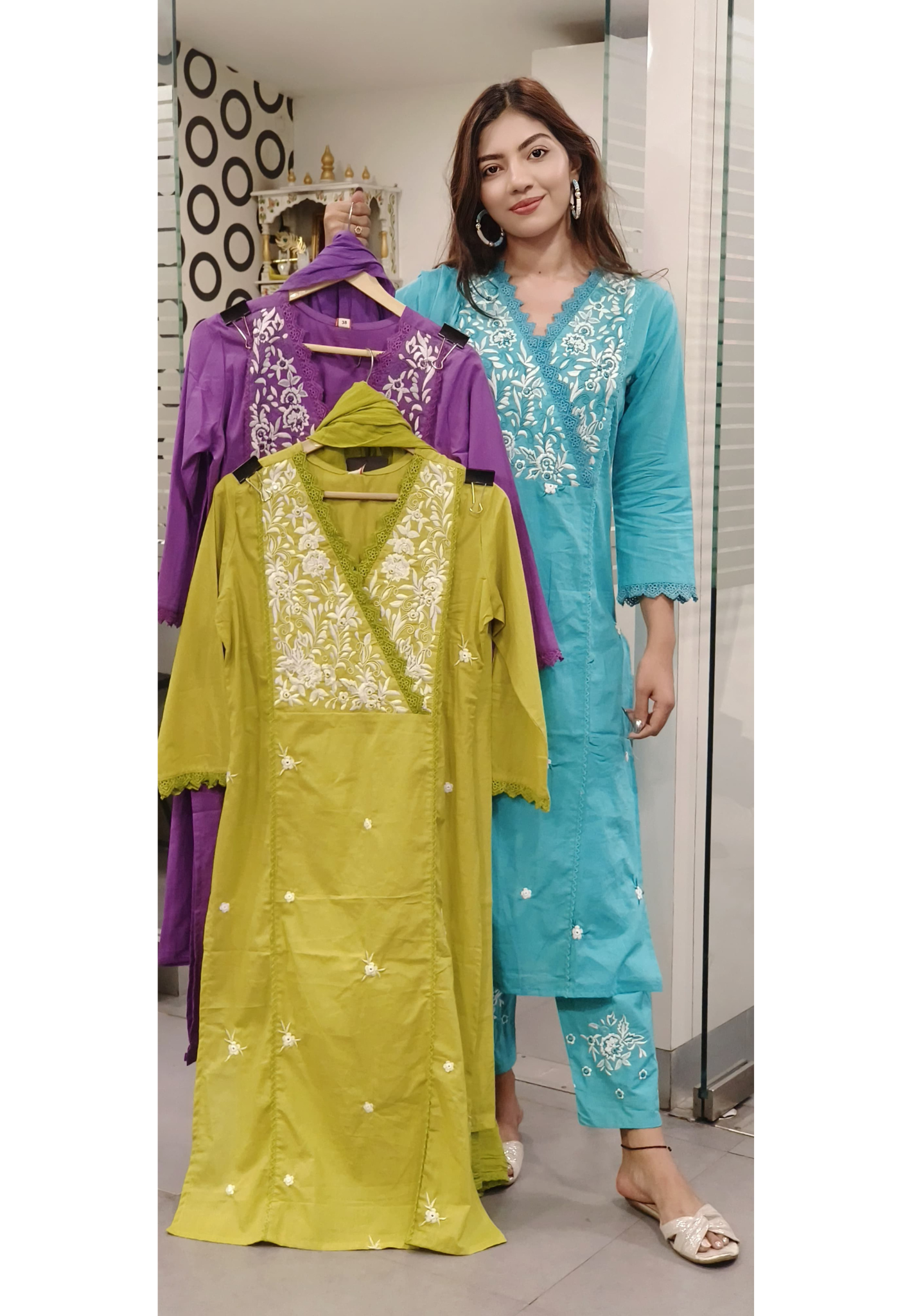 Floral Thread Embroidered Full Kurta Pant Set With Dupatta-09607