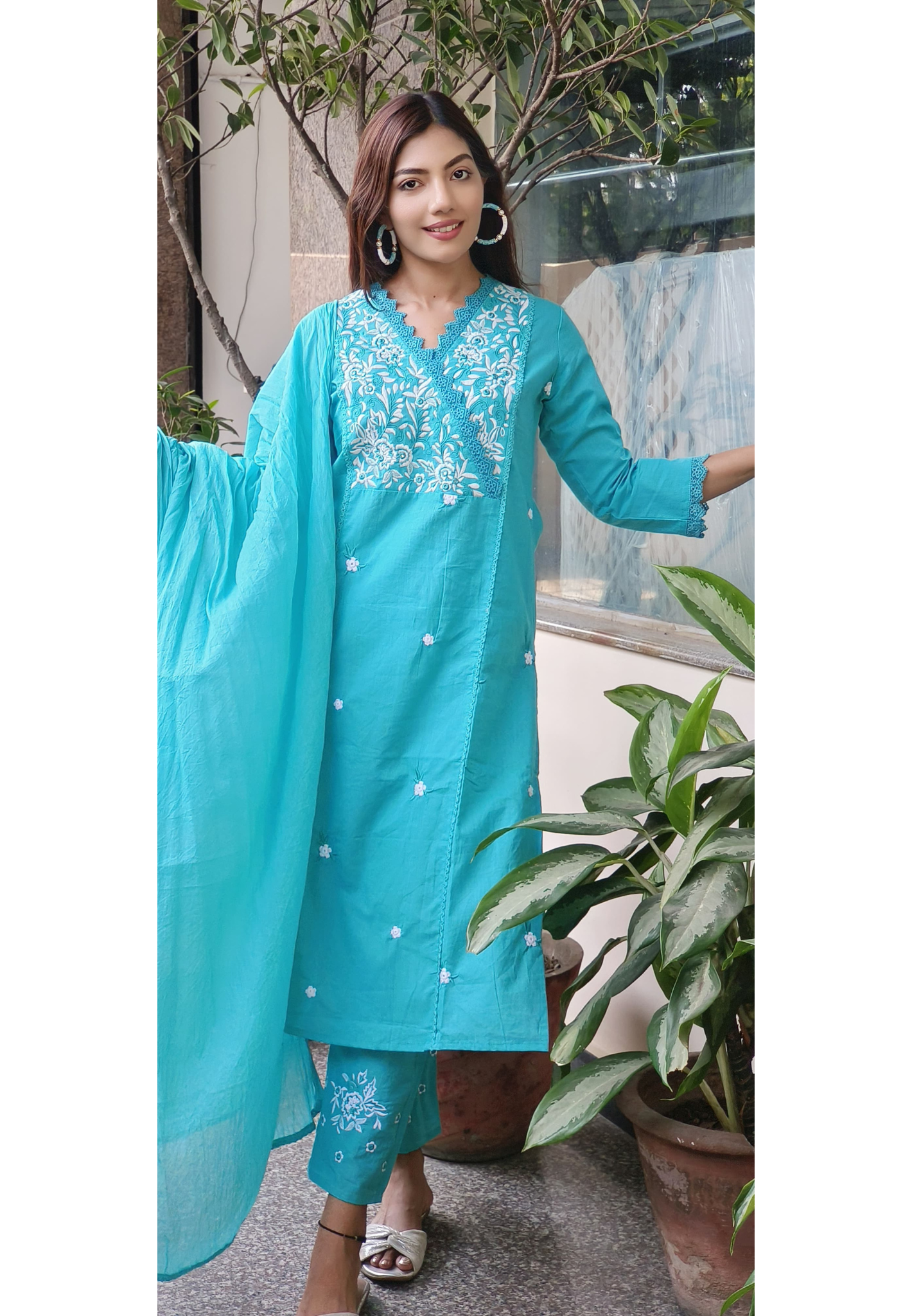 Floral Thread Embroidered Full Kurta Pant Set With Dupatta-09607