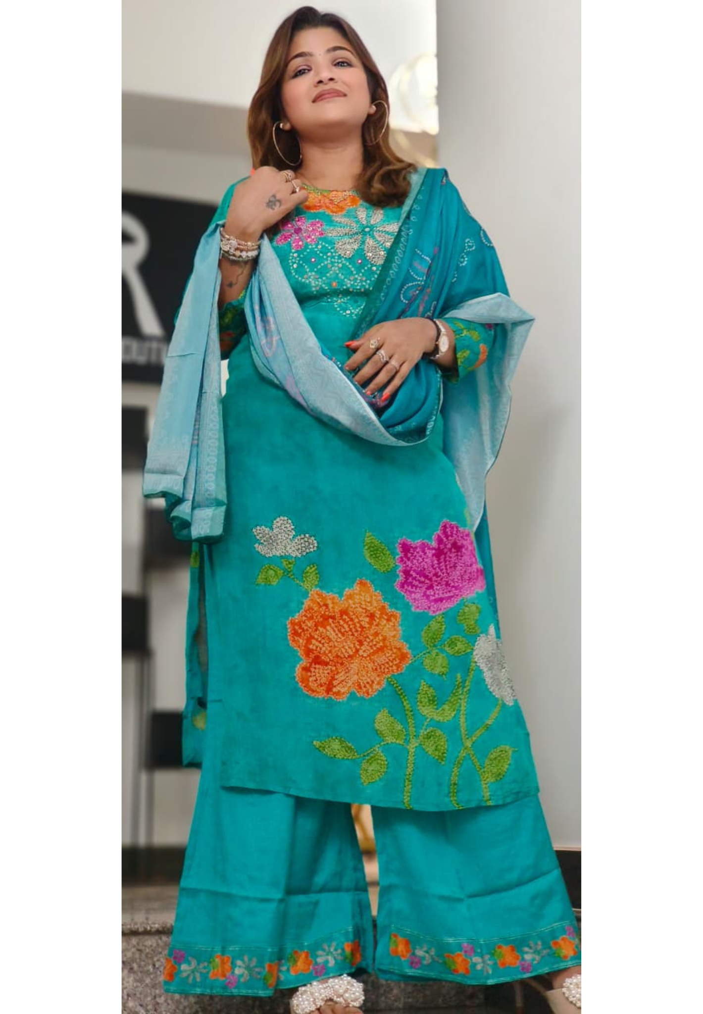 Crepe Full Suit Set With Loose Palazzo Bottom & Dupatta In Flower Prints- 11801