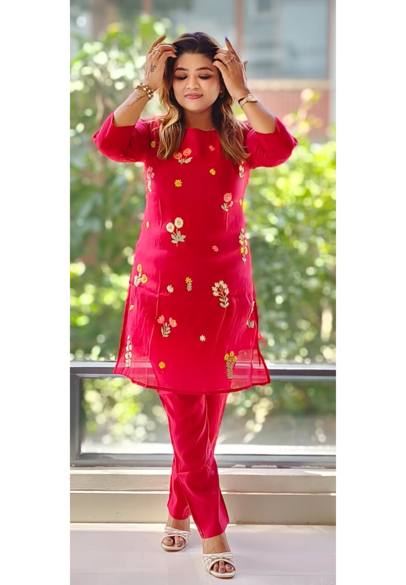 Surat Mul Chanderi Floral Thread Hand Embroidered Kurta Pant Set- 12142,12143