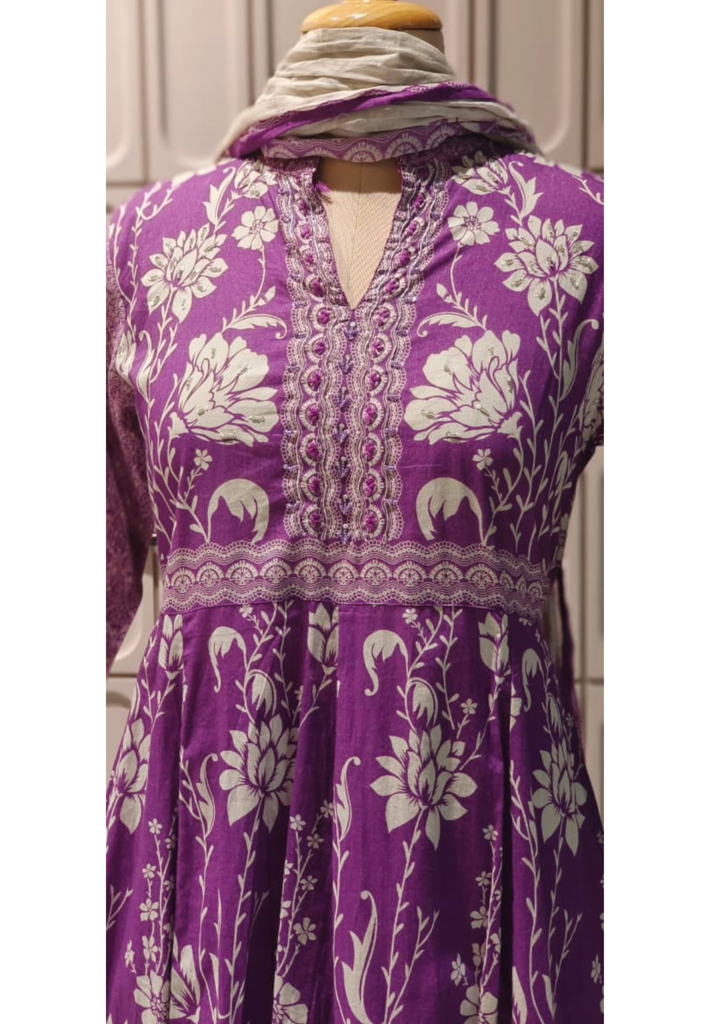 Floral Prints Beautifully Patterned Upper Design Anarkali Full Suit Set With Dupatta In Cotton Fabric- 11024