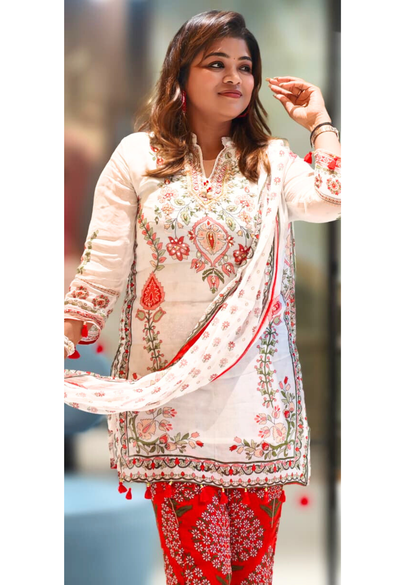 Gardenia Floral Printed Knee Length Kurta With Bright Bottom & Dupatta In Georgette Fabric- 12986
