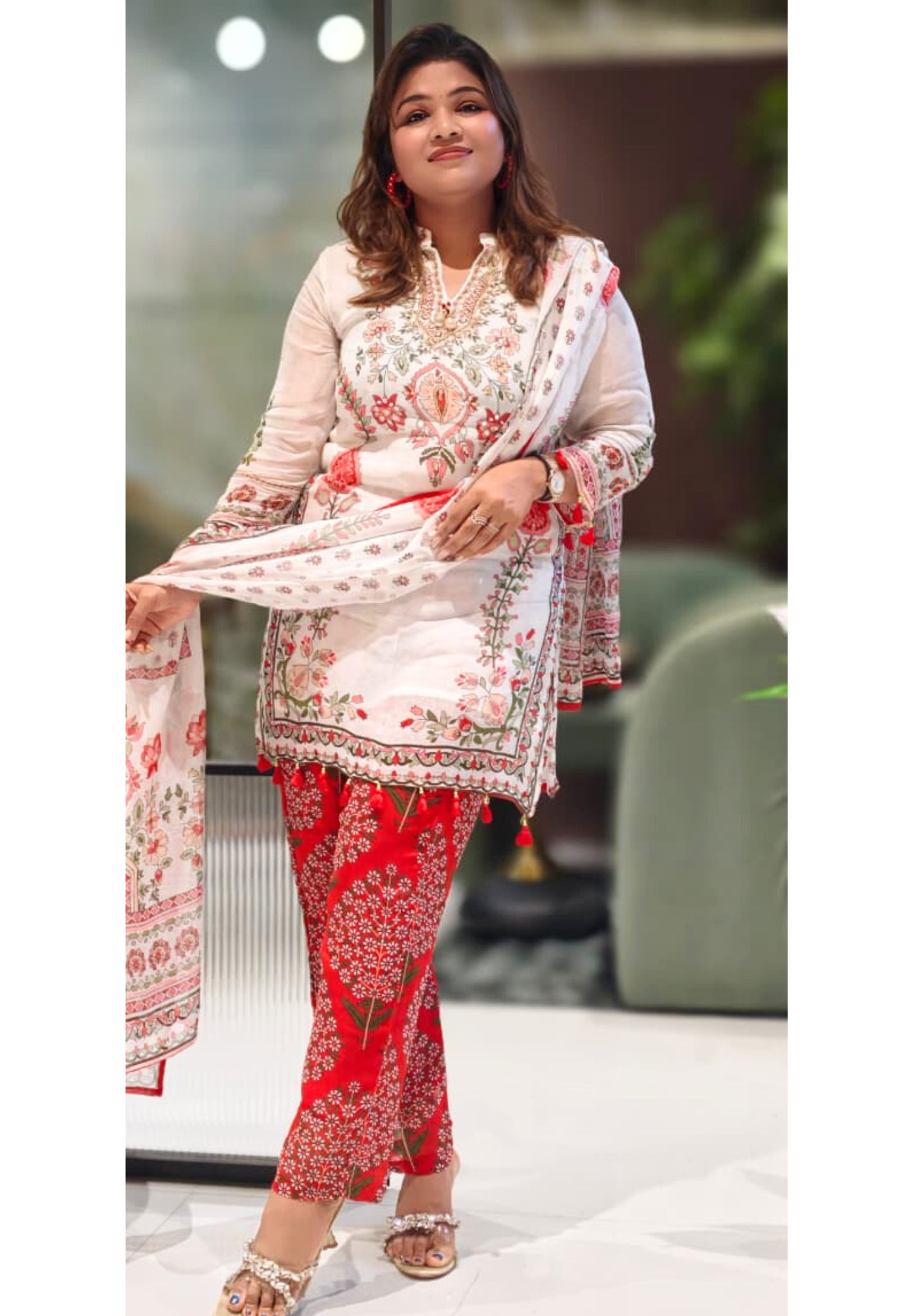 Gardenia Floral Printed Knee Length Kurta With Bright Bottom & Dupatta In Georgette Fabric- 12986