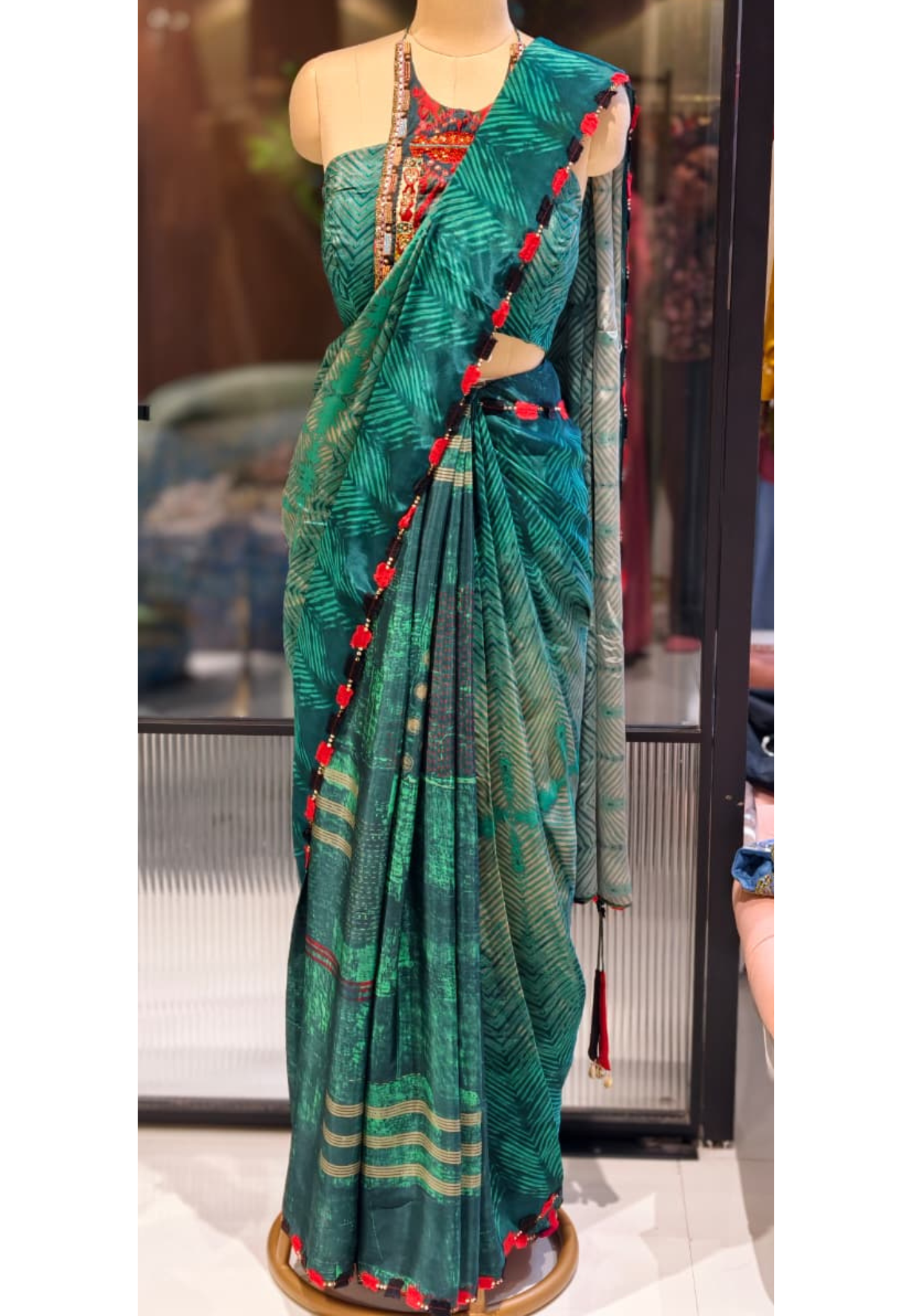 Urban Green Contemporary Printed Ethnic Bold Saree With Stylish Stitched Blouse- 13334
