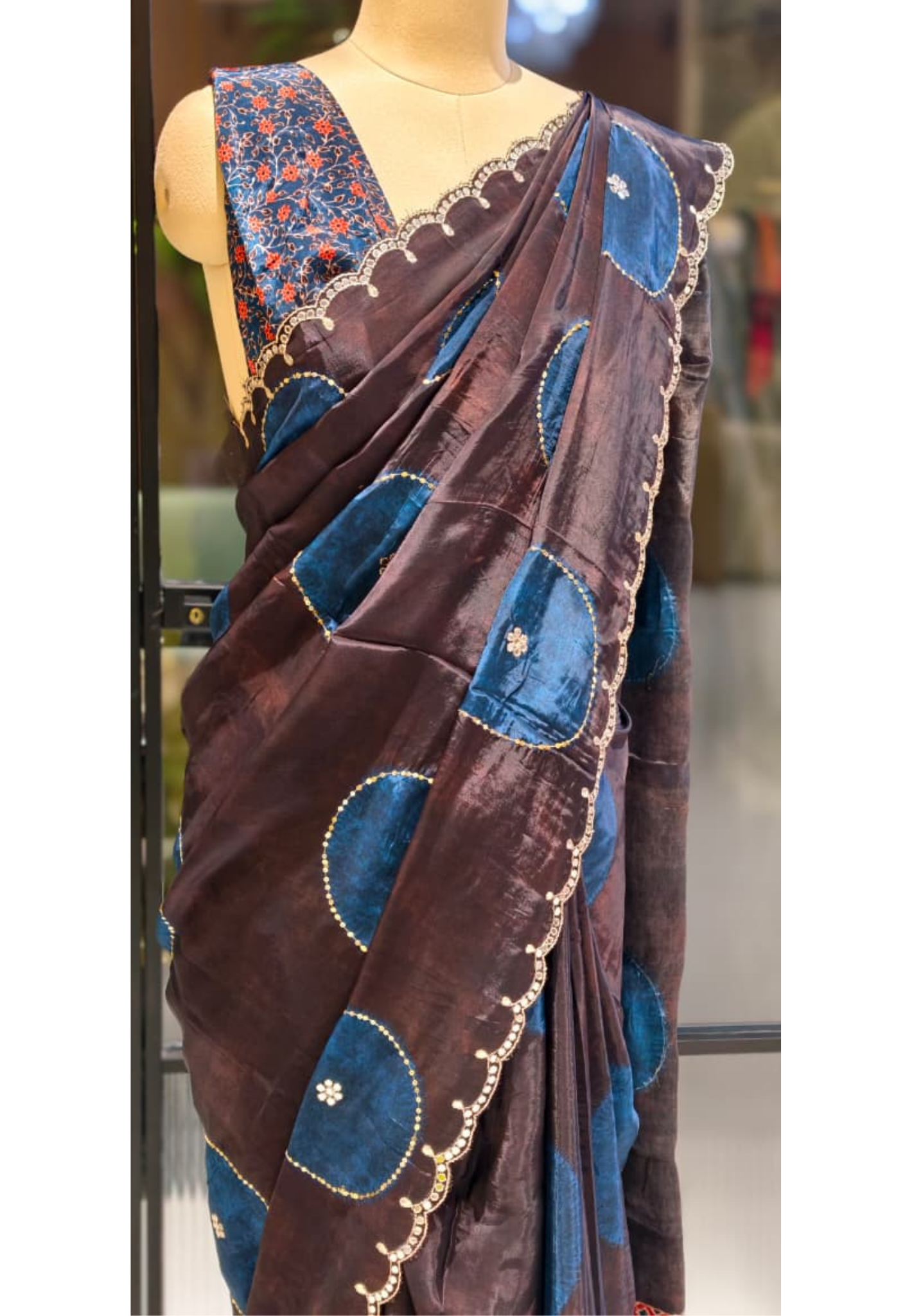 Round Sequin Highlighted Border Designer Saree With Unstitched Blouse- 13337