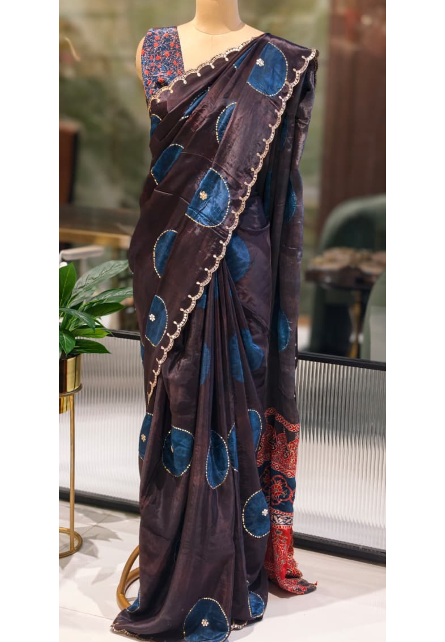 Round Sequin Highlighted Border Designer Saree With Unstitched Blouse- 13337