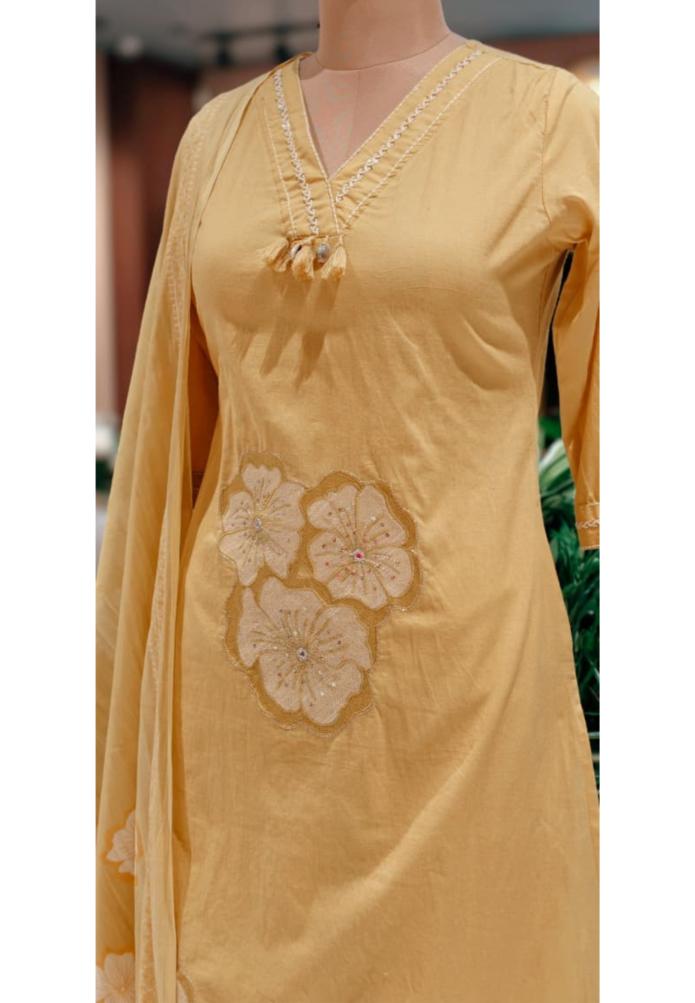 Desert Bloom Embellished Floral Applique Cotton Full Suit Set With Dupatta- 13618