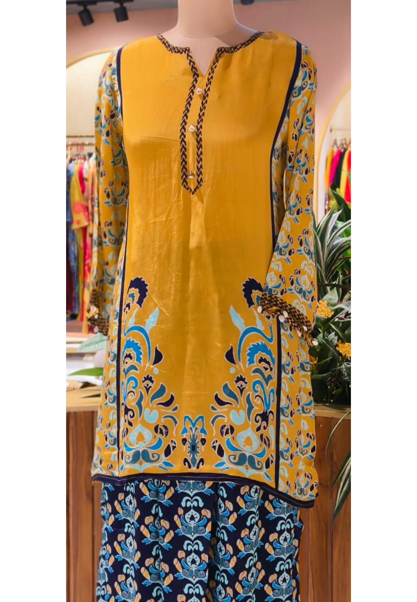 Mosaic Printed Crystaled Buttoned Neck Line Kurta Pant Set In Crepe Fabric(Slightly Lean Fit)- 13759 Dispatching After Monday