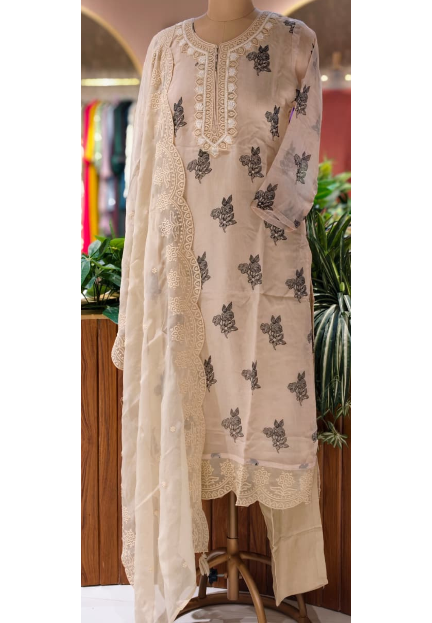 Printed Floral Placement Pearl Embroidered Neck Line Suttle Full Suit Set With Dupatta In Organza Fabric- 13769