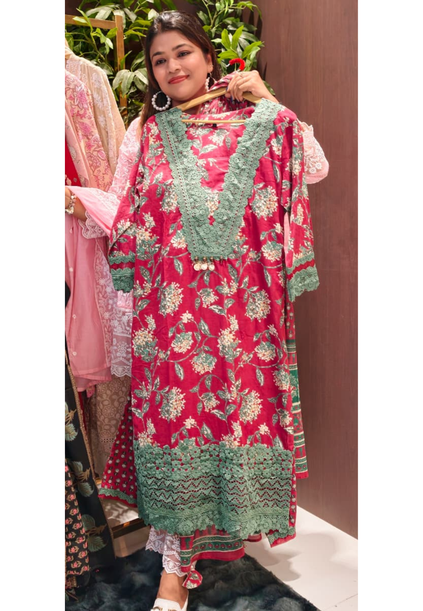 Intricate Floral Detailing Crosia Trimmed Printed Full Suit Set With Dupatta In Cotton Fabric