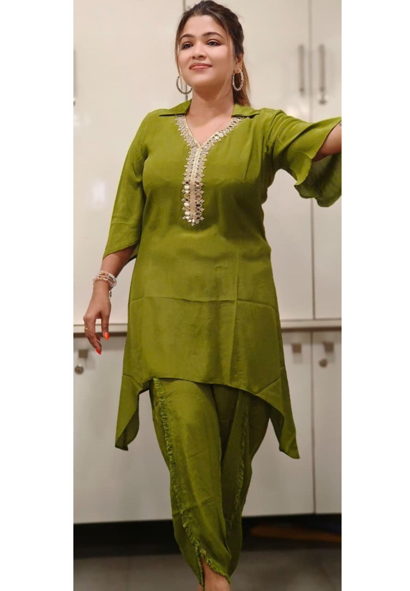 High-Low Stylish Real Mirror Front Line Kurta Pant Set In Crepe Fabric-11707