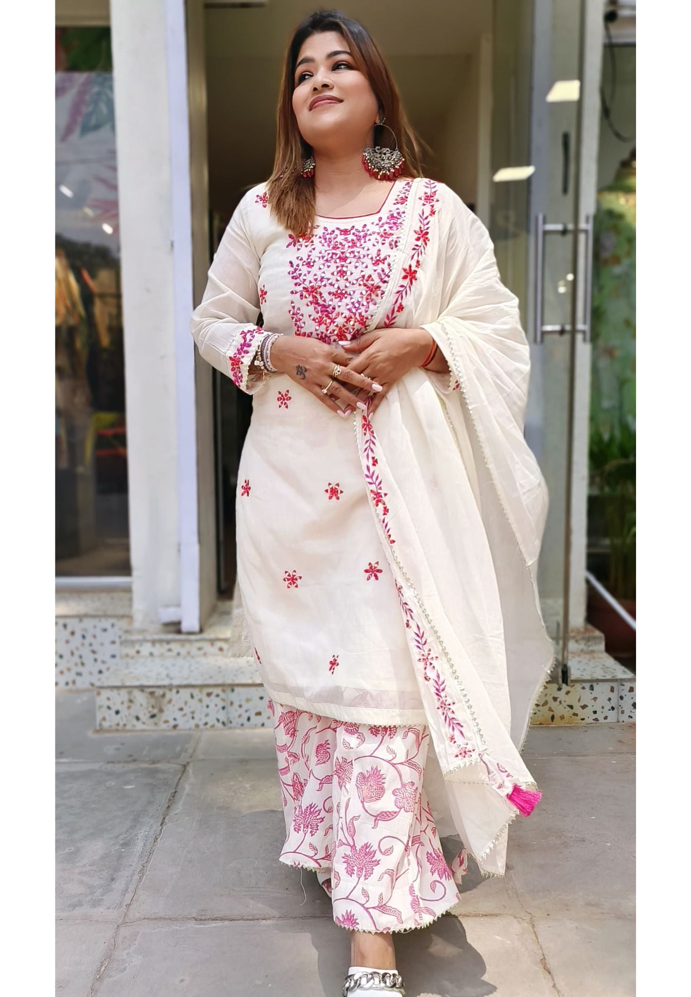 Beautiful off white Embroidered Full Suit Set of 3-04620