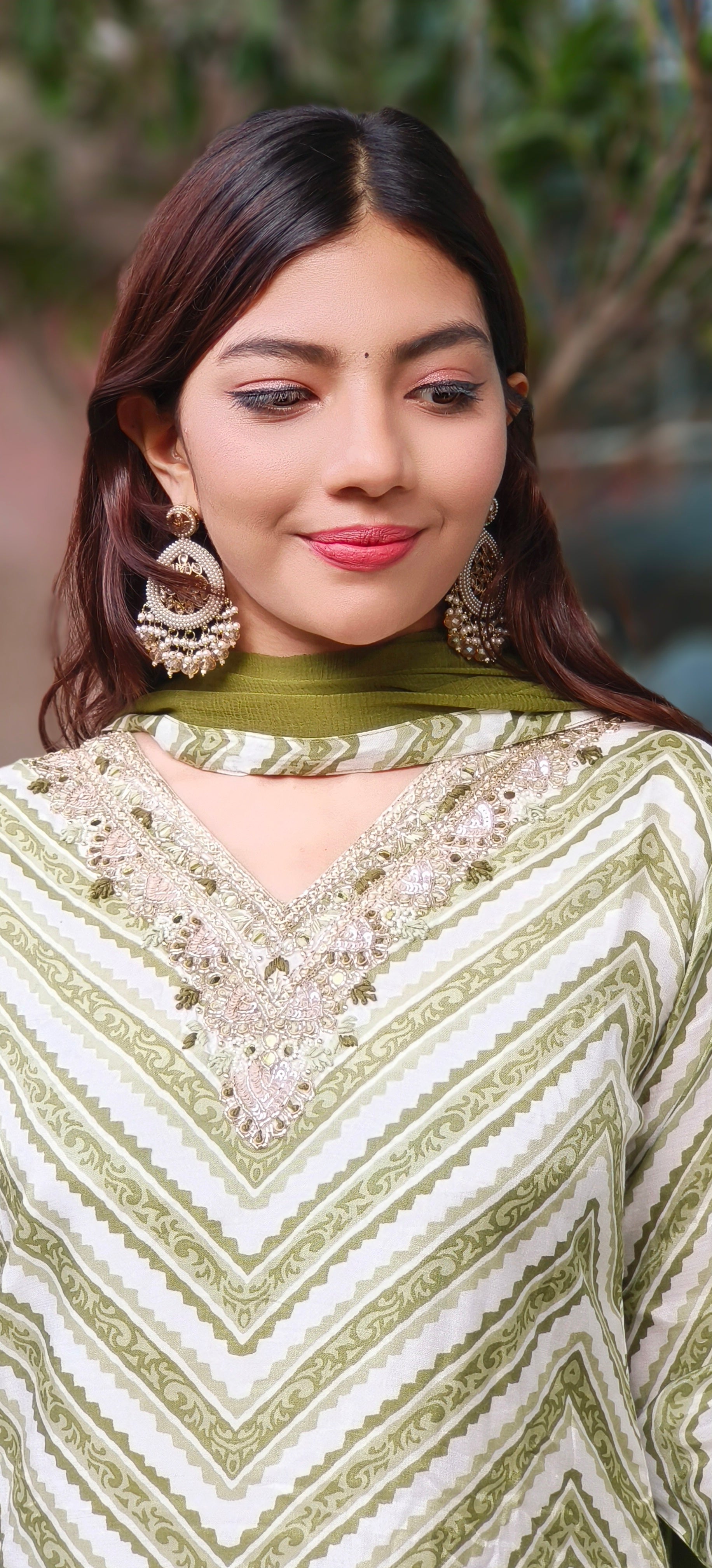 Elegant Lehriya Muslin Hi low Style Kurta Full Set with Handwork Detailing Tassel Accents