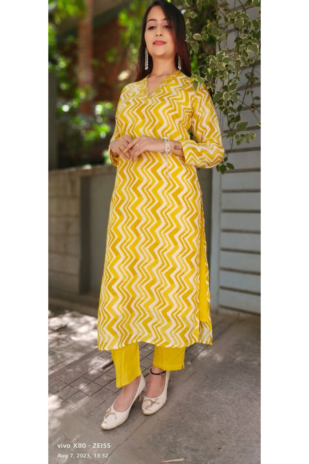 Stylish V-neck Lehriya muslin embroidery kurta with pant (Set of 2)-02156}