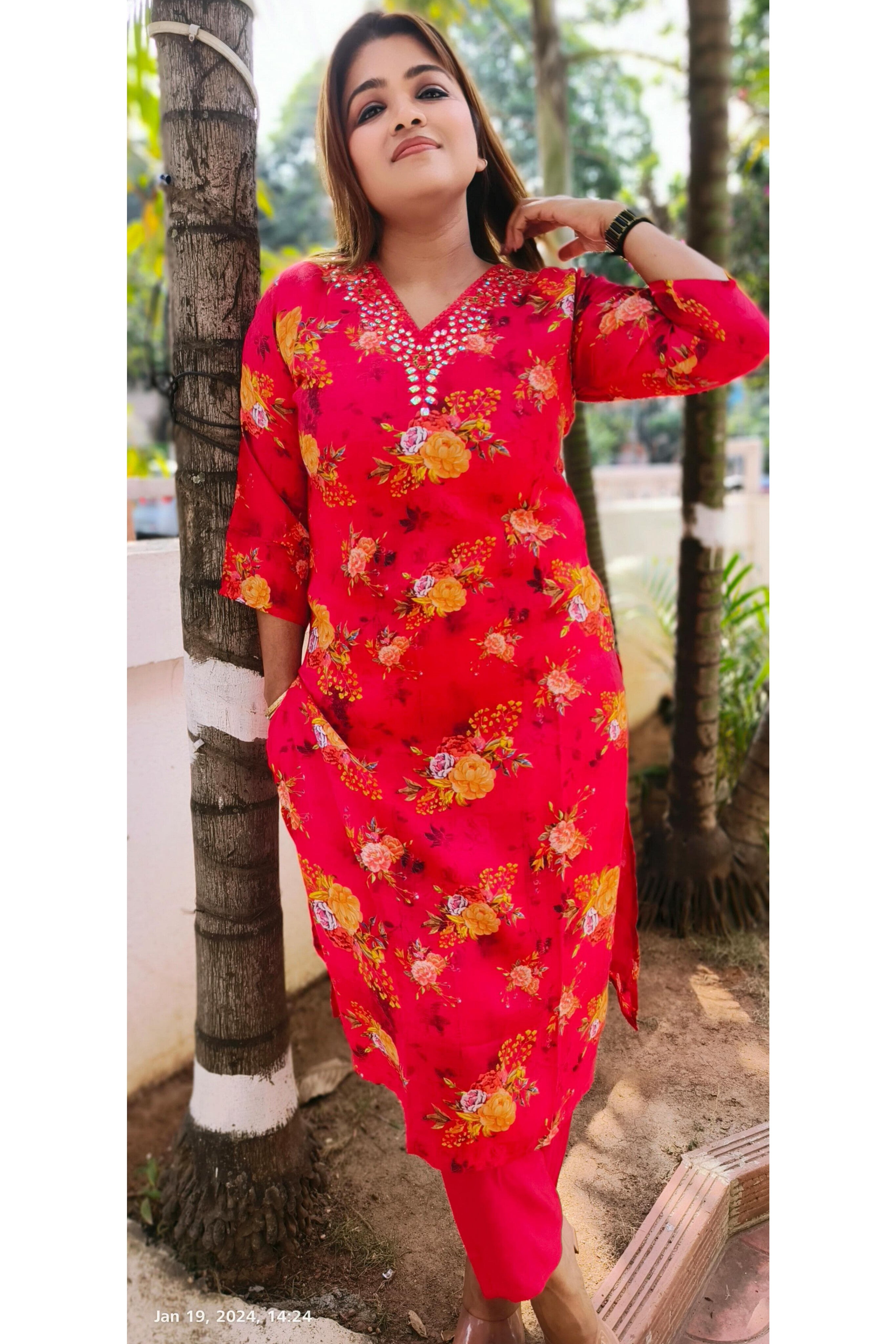 Red Beautiful V neck muslin Flower print kurta with pant  (set of 2)03982