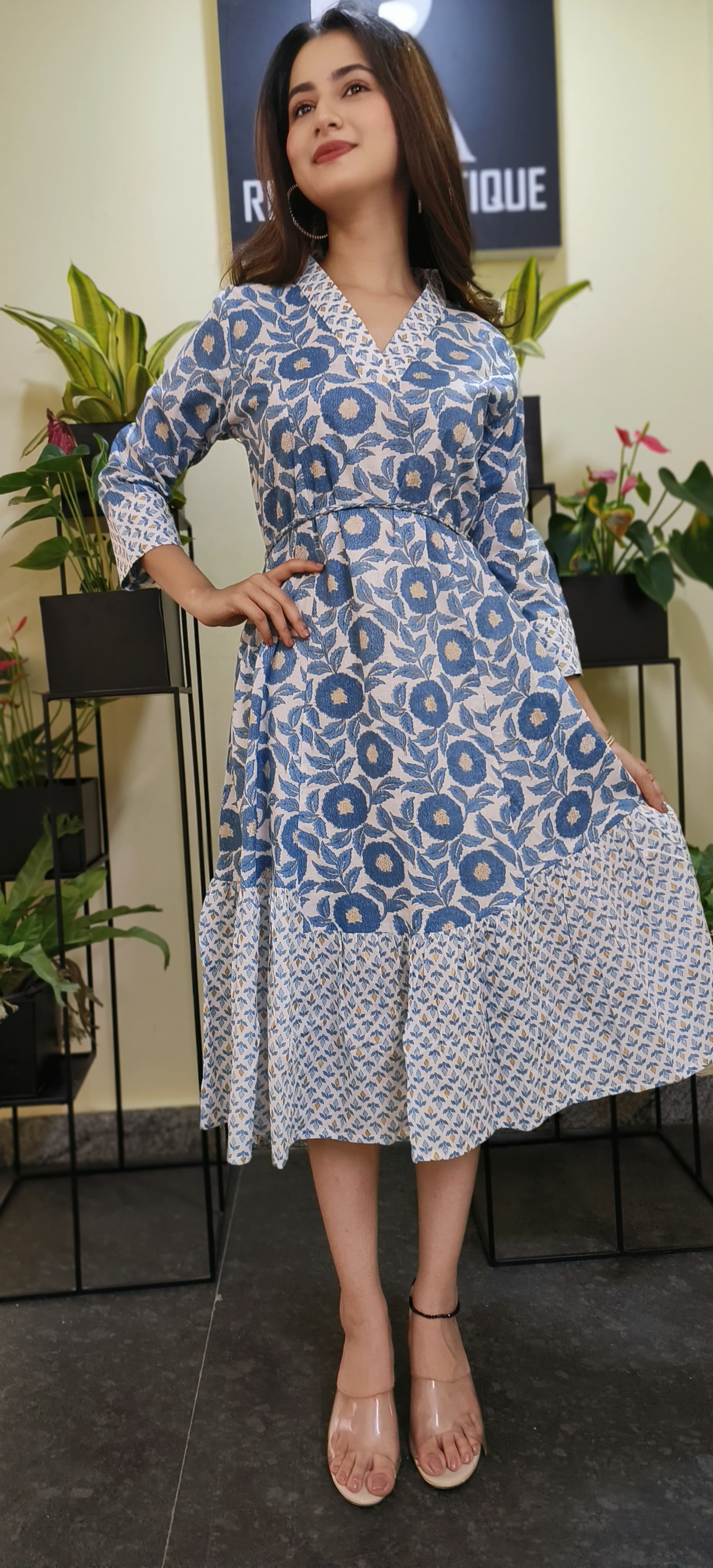 Floral Print V -neck Cotton Knee Length Collar Frock with 3/4th Sleeves 04543