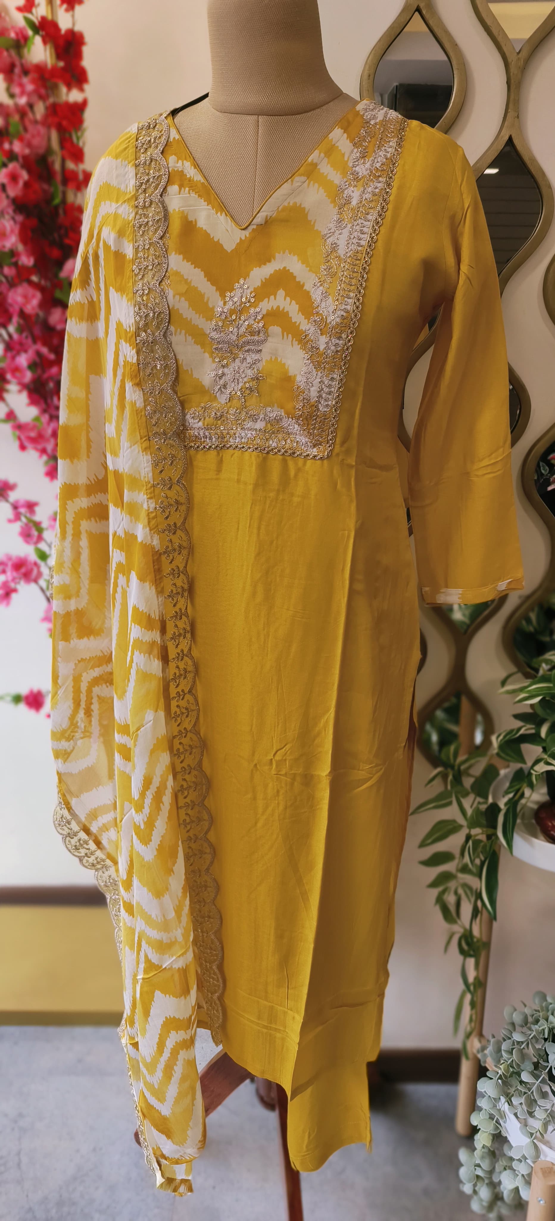 Muslin Silk Zari Theard Embroidery kurta Pant with Organza Dupatta-06184-85