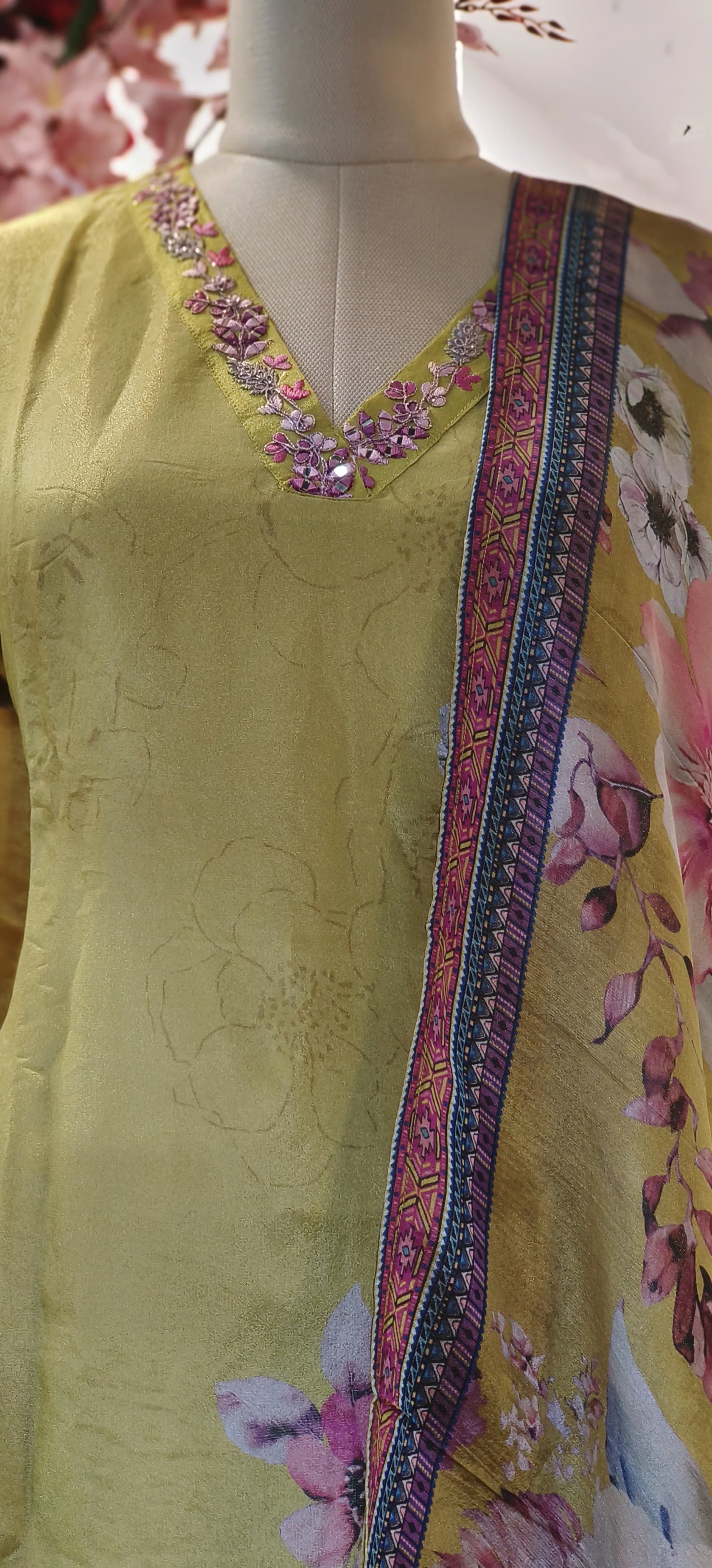 Silk Embroidered Neck Printed kurta With Floral  Dupatta -06469