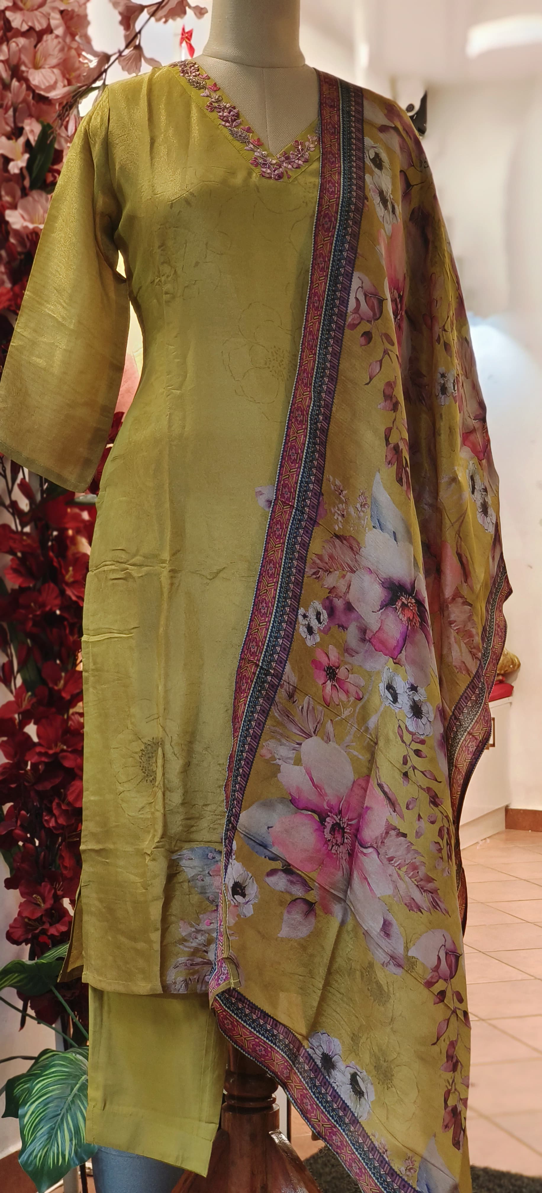 Silk Embroidered Neck Printed kurta With Floral  Dupatta -06469