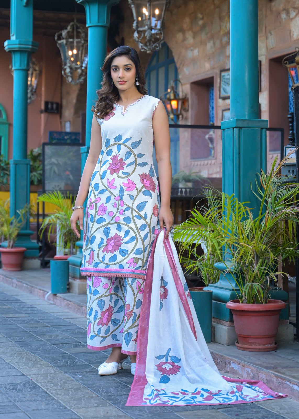 Elegant Sleeveless Floral Print Cotton Suit Set with Flowing Loose-Fit Printed Palazzo – Perfect for Effortless Summer Style-08625