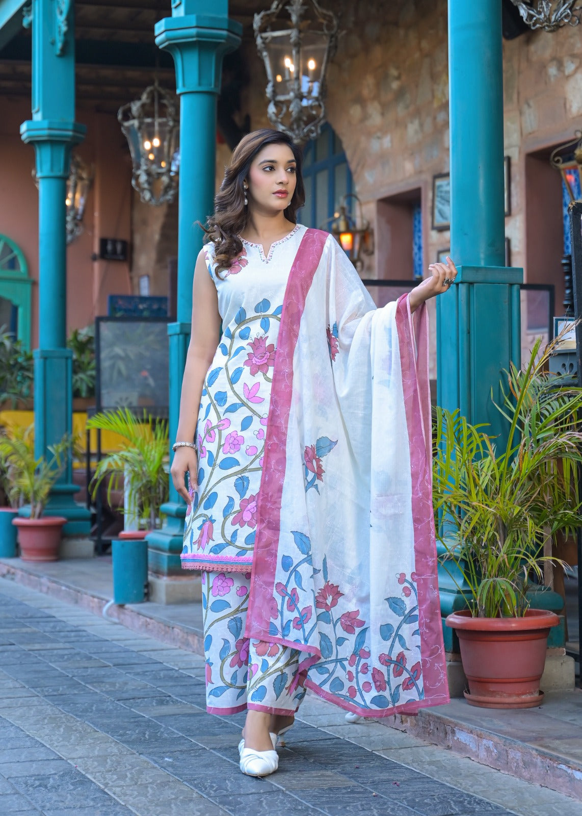 Elegant Sleeveless Floral Print Cotton Suit Set with Flowing Loose-Fit Printed Palazzo – Perfect for Effortless Summer Style-08625