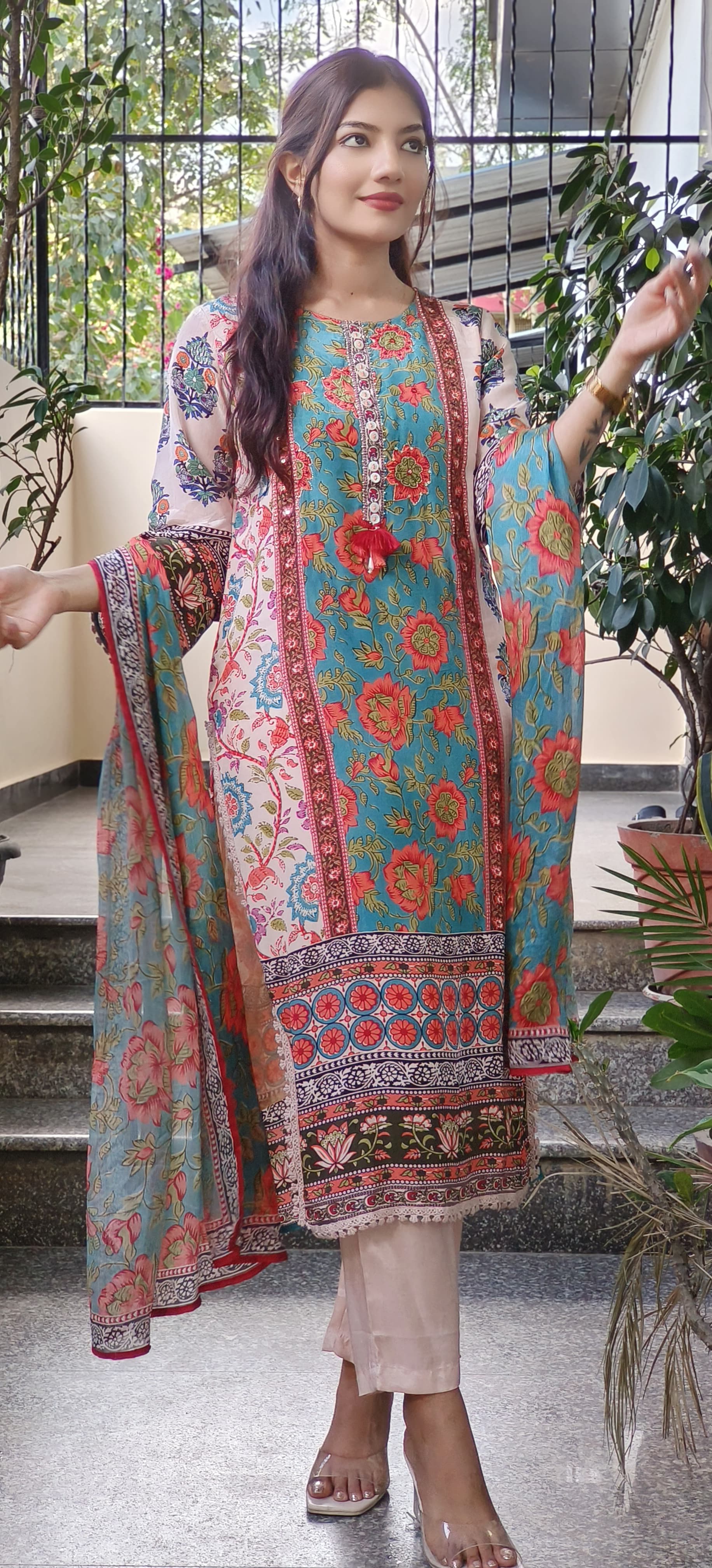 Elegant Pure Crepe Floral Printed Full Suit Set for a Graceful Look-08814