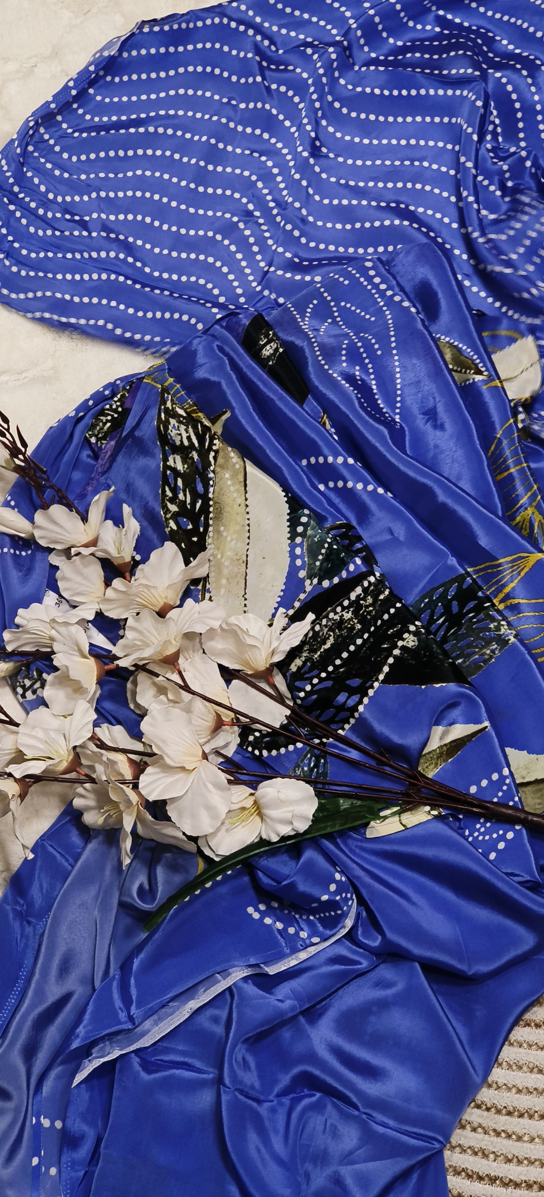 Beatiful Pure Crepe Digital Print Saree With Running Unstiched Blouse