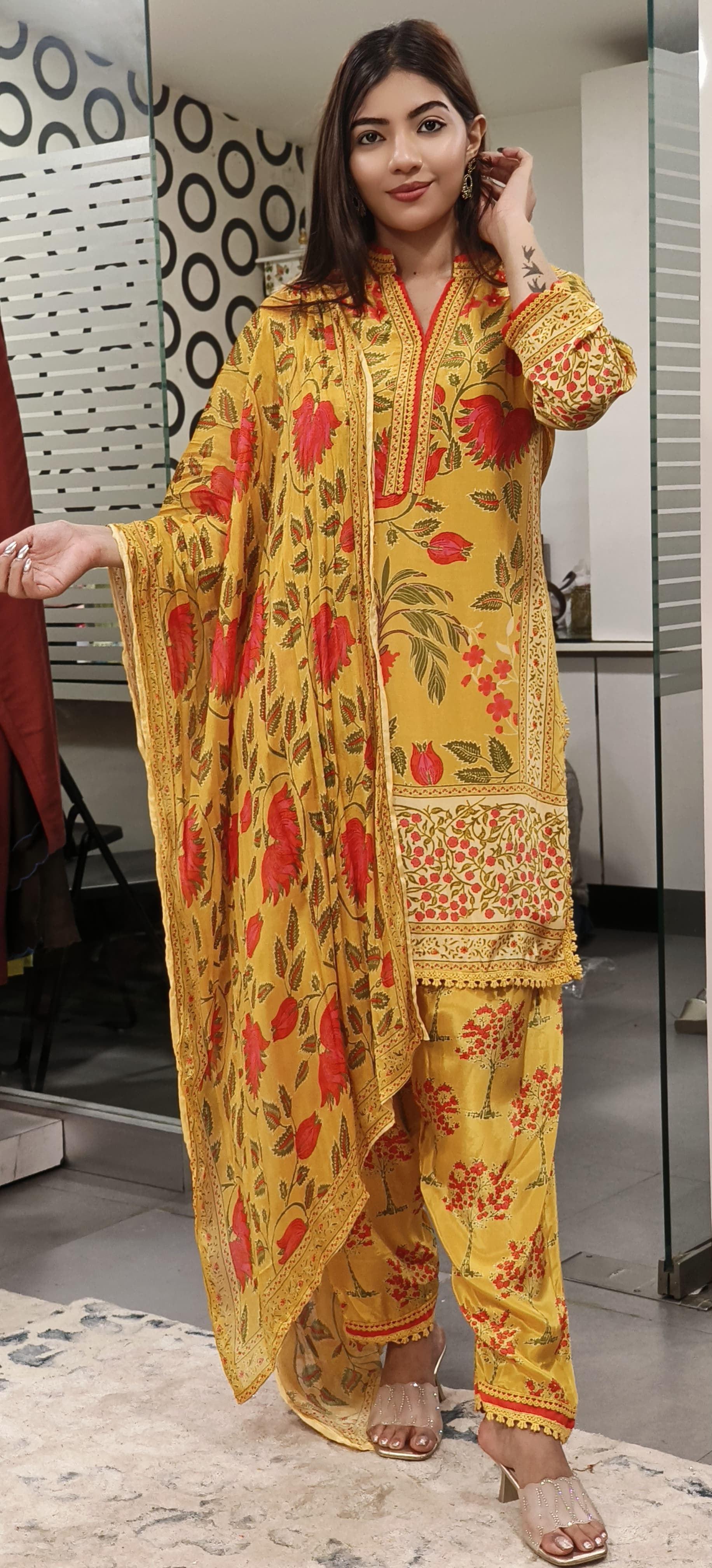 Floral Print Pure Crepe Kurta with Sal Full Suit with Salwar Style Bottom Chinon Dupatta 09719