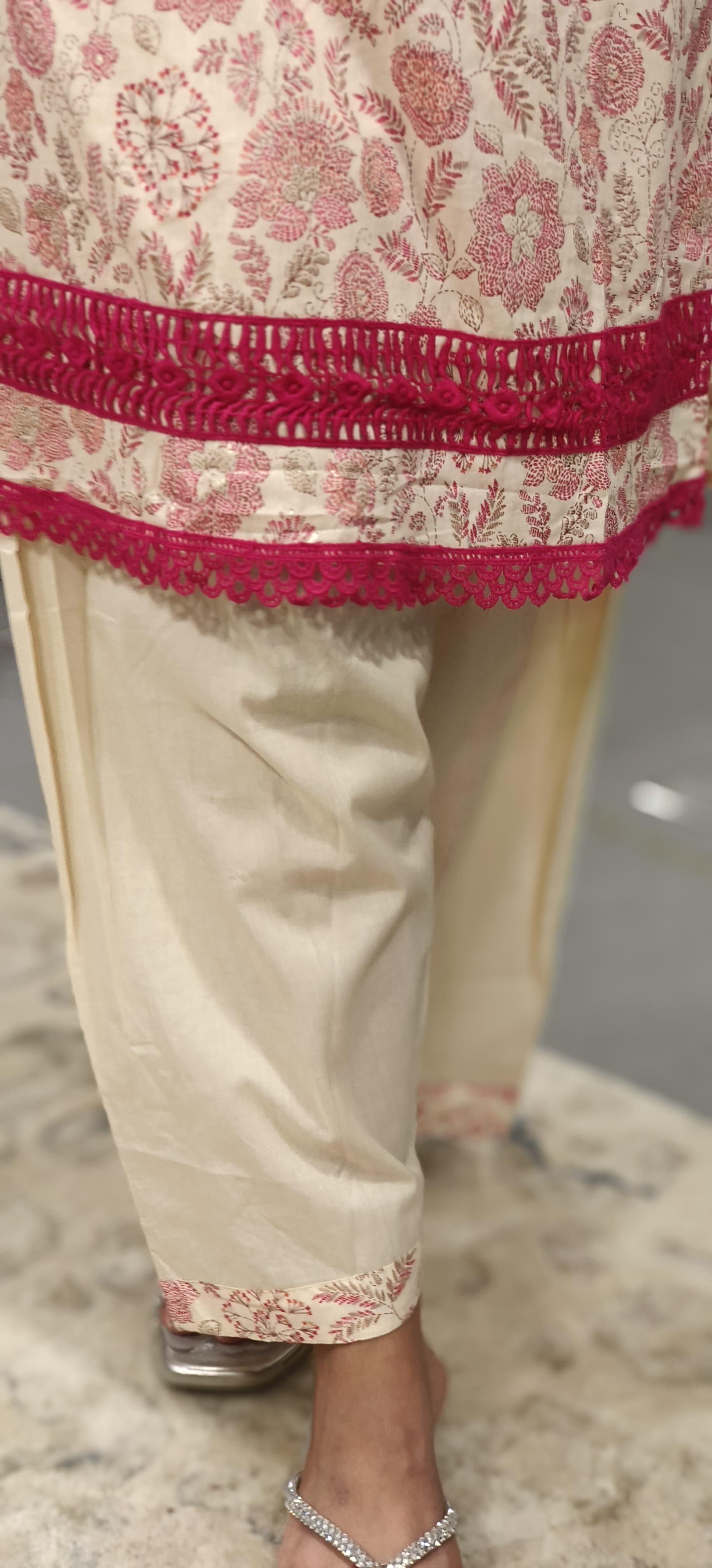 Cut Work Lace V-Neck Floral Printed Kurta Pant