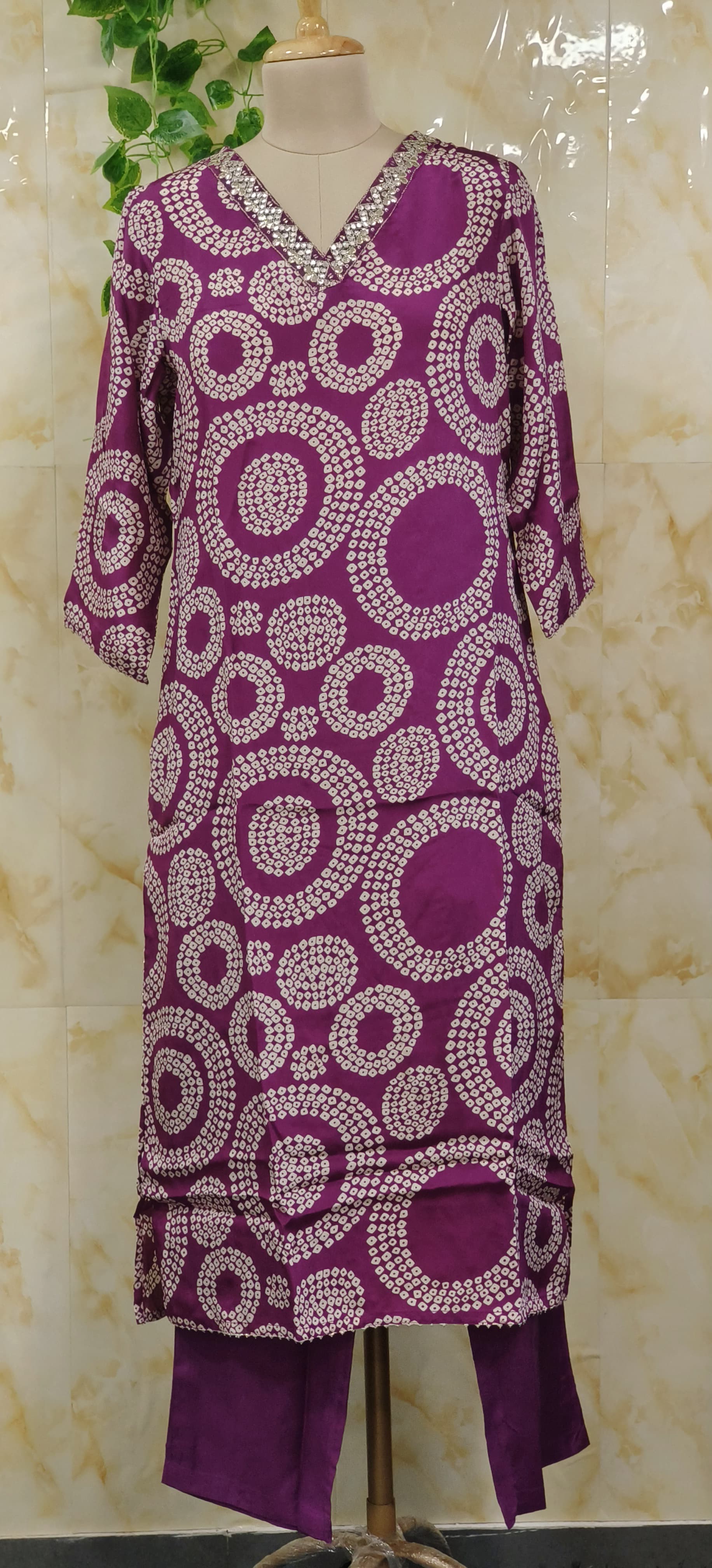 Foil Mirror Work V-Neck Bandhani Print Kurta Pant Set