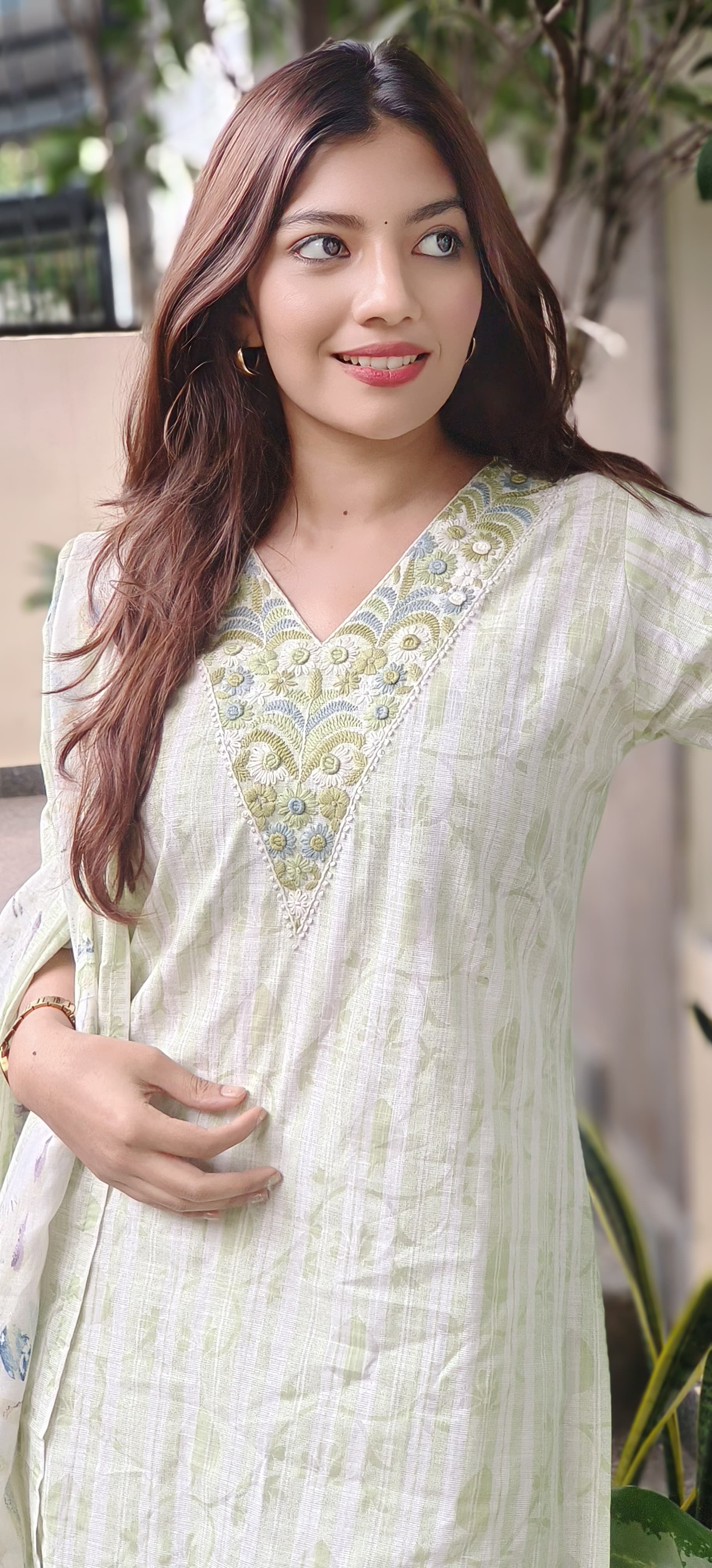 Thread Embroidered V-Neck Daily Wear Full Suit Set In Cotton Fabric- 09688