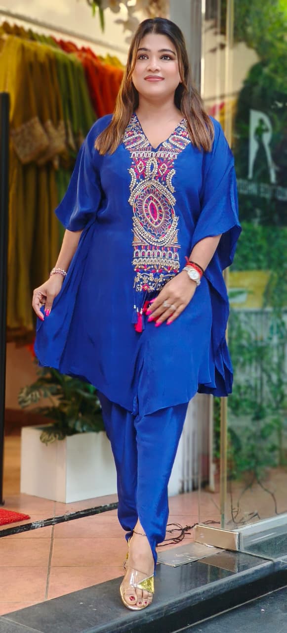 Stylish Long Neck Unique Designed Kaftan In Crepe Fabric With Bottom Body Cone Lean Fit