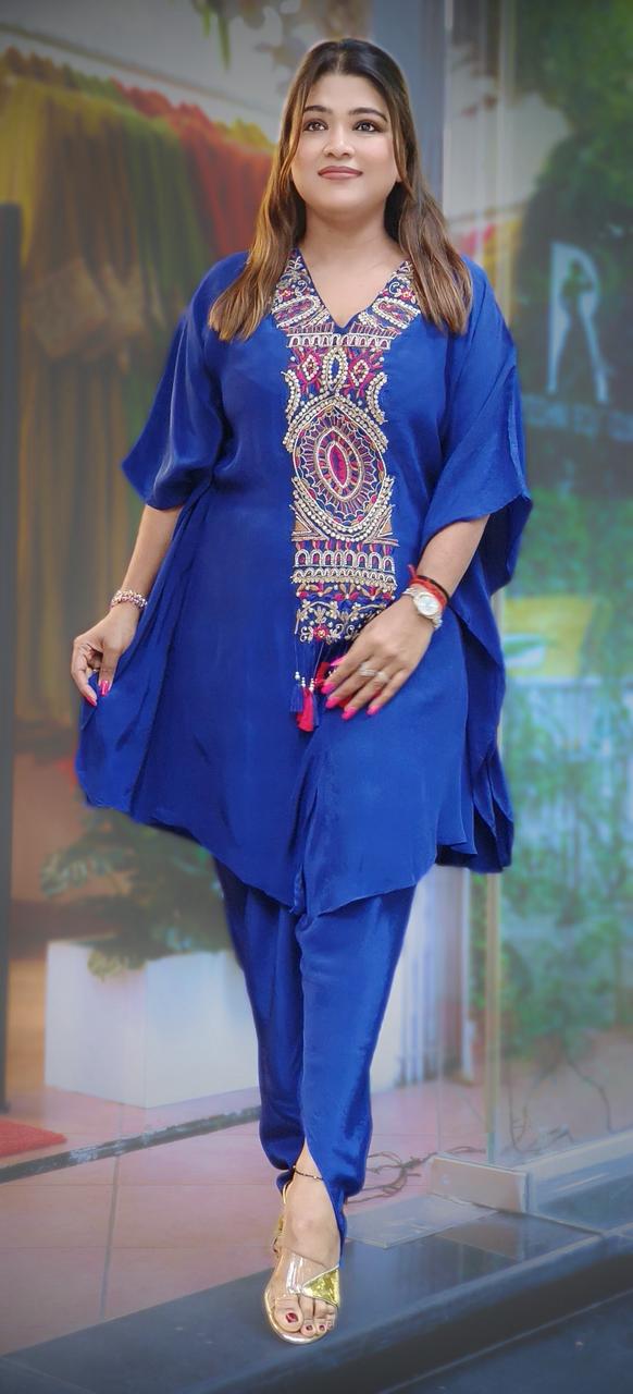 Stylish Long Neck Unique Designed Kaftan In Crepe Fabric With Bottom Body Cone Lean Fit