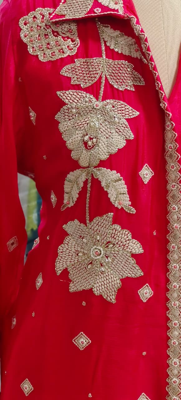 Radiant Glow Golden Bloom Floral Thread Embroidered Co-Ord Set In Chinon Fabric- 11200