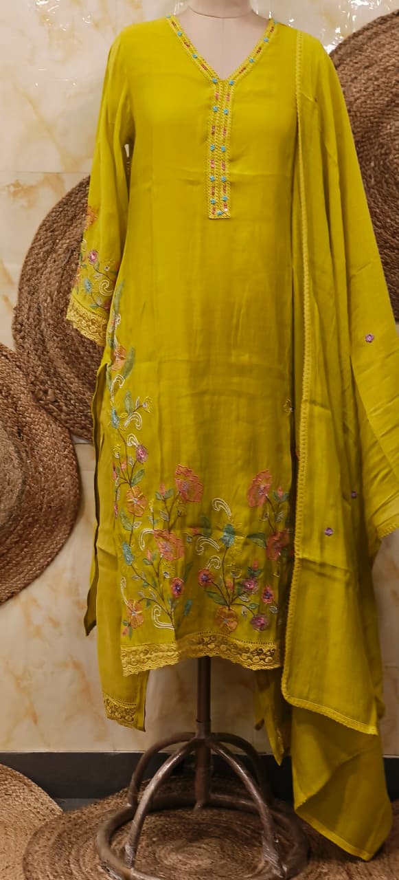 Surat Mul chanderi Floral Thread Embroidered Simple Look Full Suit Set With Dupatta- 11204