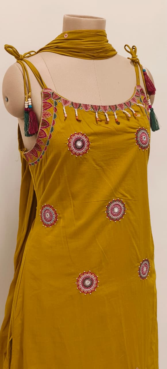Sleeveless Bohemian Style Cotton Noodle Strap Full Thread Embroidery Tassel Details And Matching Bottom-11803,11804