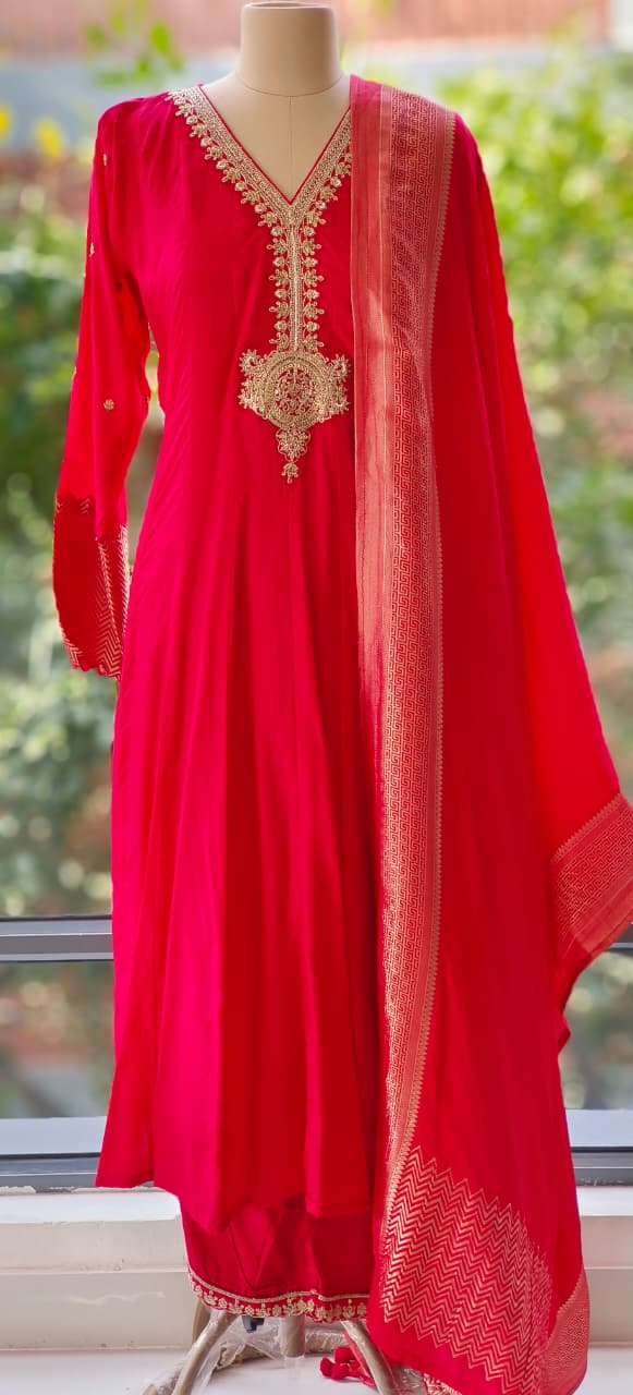Premium Silk Anarkali Kurta Set Adorned with Detailed Golden Thread Embroidery and Coordinated Dupatta