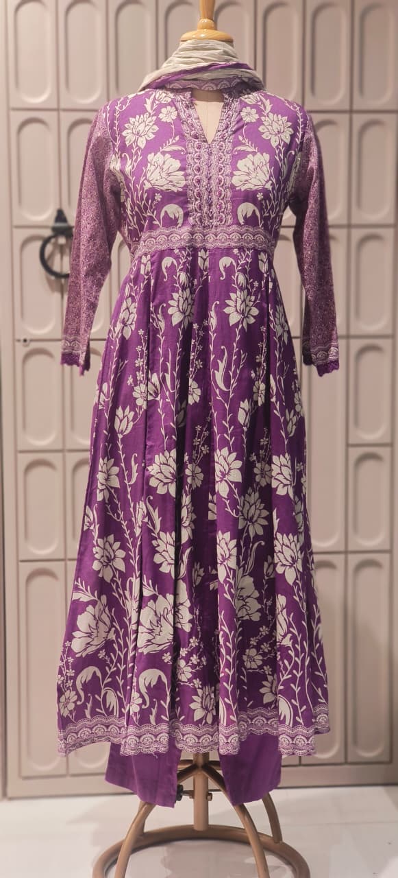 Floral Prints Beautifully Patterned Upper Design Anarkali Full Suit Set With Dupatta In Cotton Fabric- 11024