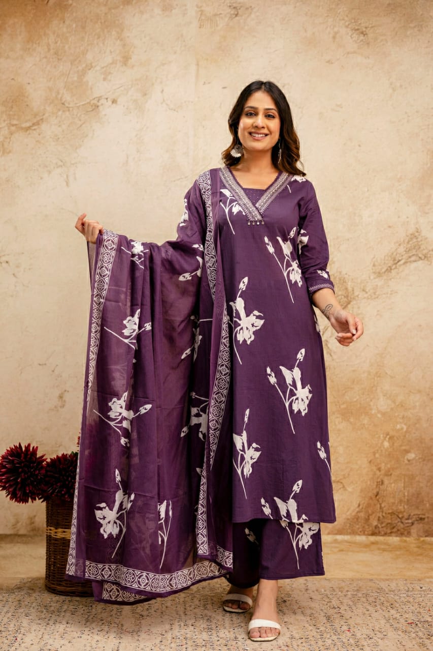 Trendy Botanical Print Three-Piece Suit Set with Elegant Neck Work & Matching Dupatta And Bottom