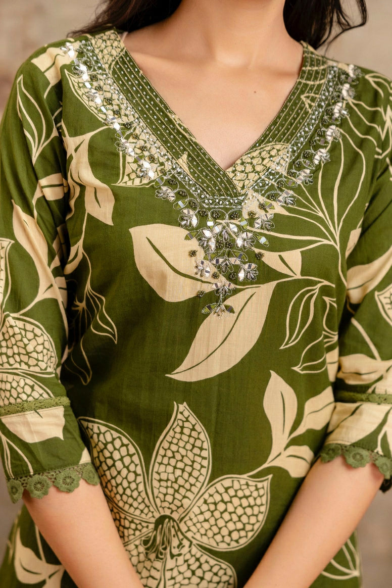 Cotton Bold Floral Print Ethnic Suit Set with Coordinated Bottom & Lightweight Dupatta